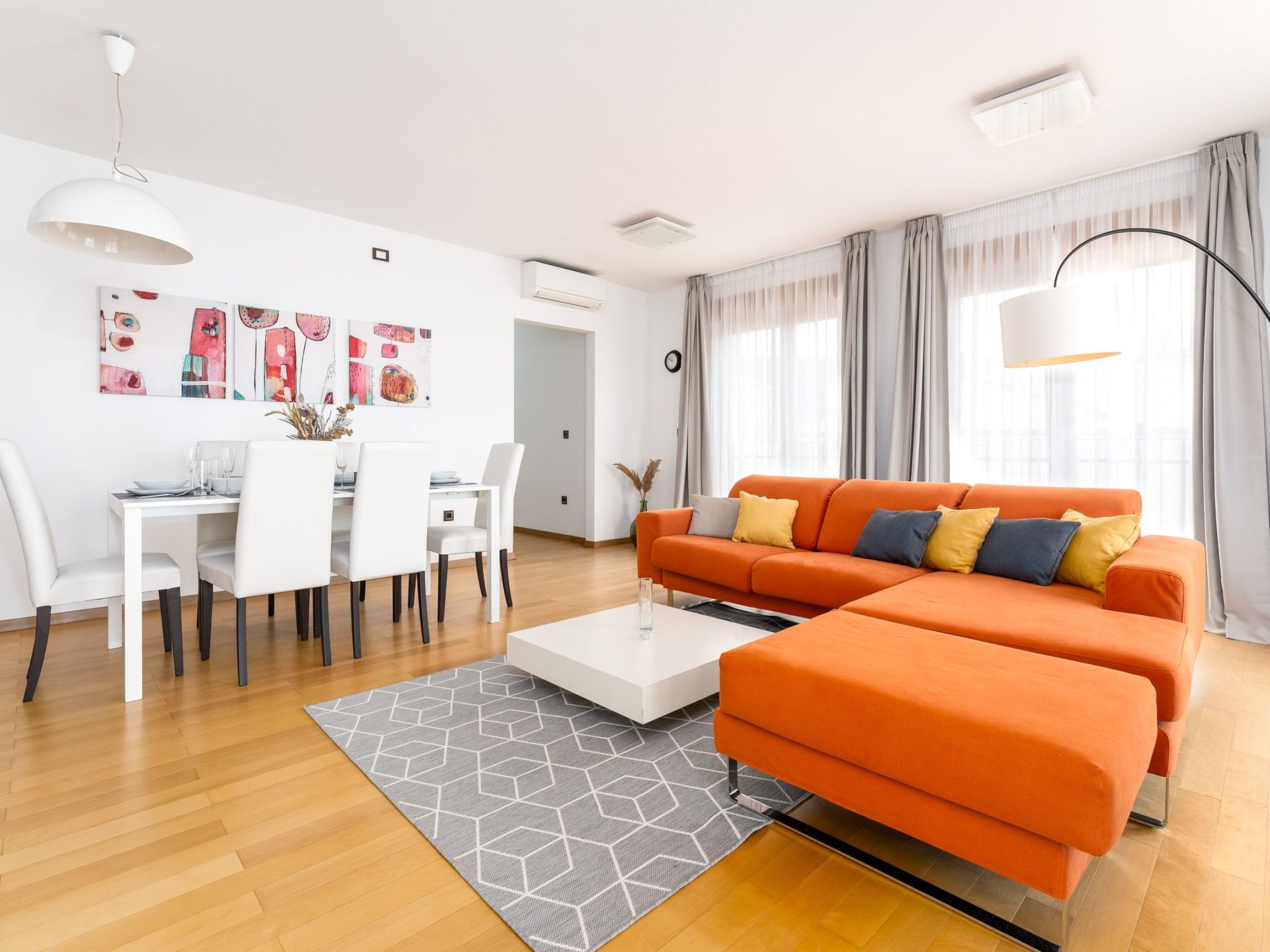 Wohnung "Zayml Povile" mit Blick auf das Wasser-Image-tags.info