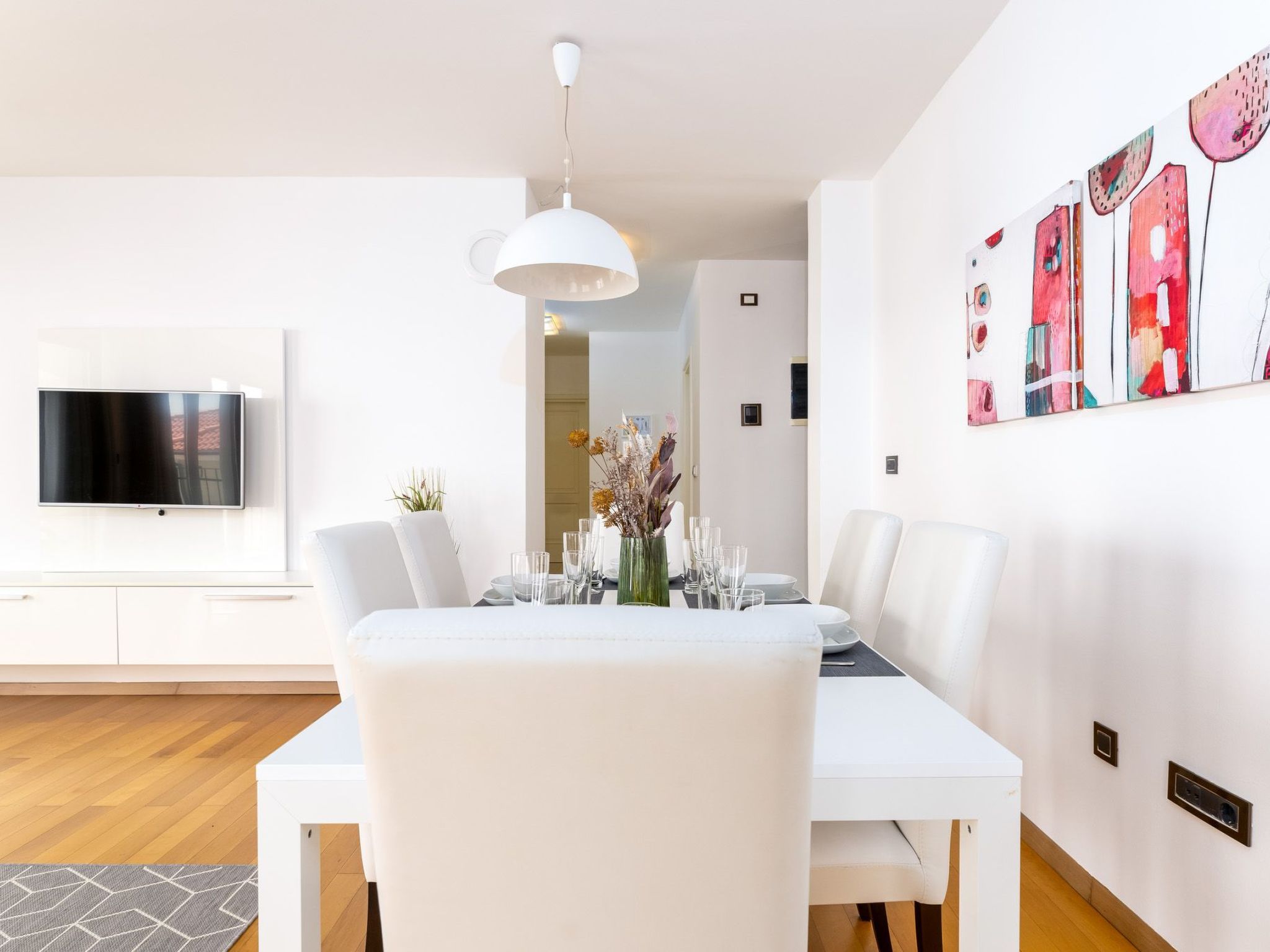 Wohnung "Zayml Povile" mit Blick auf das Wasser-Image-tags.info