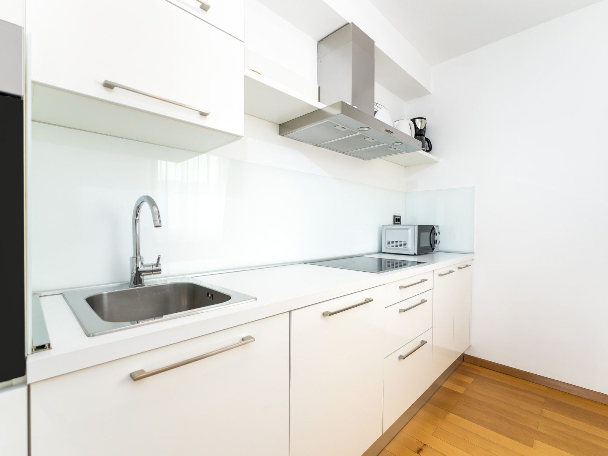 Wohnung "Zayml Povile" mit Blick auf das Wasser-Image-tags.info