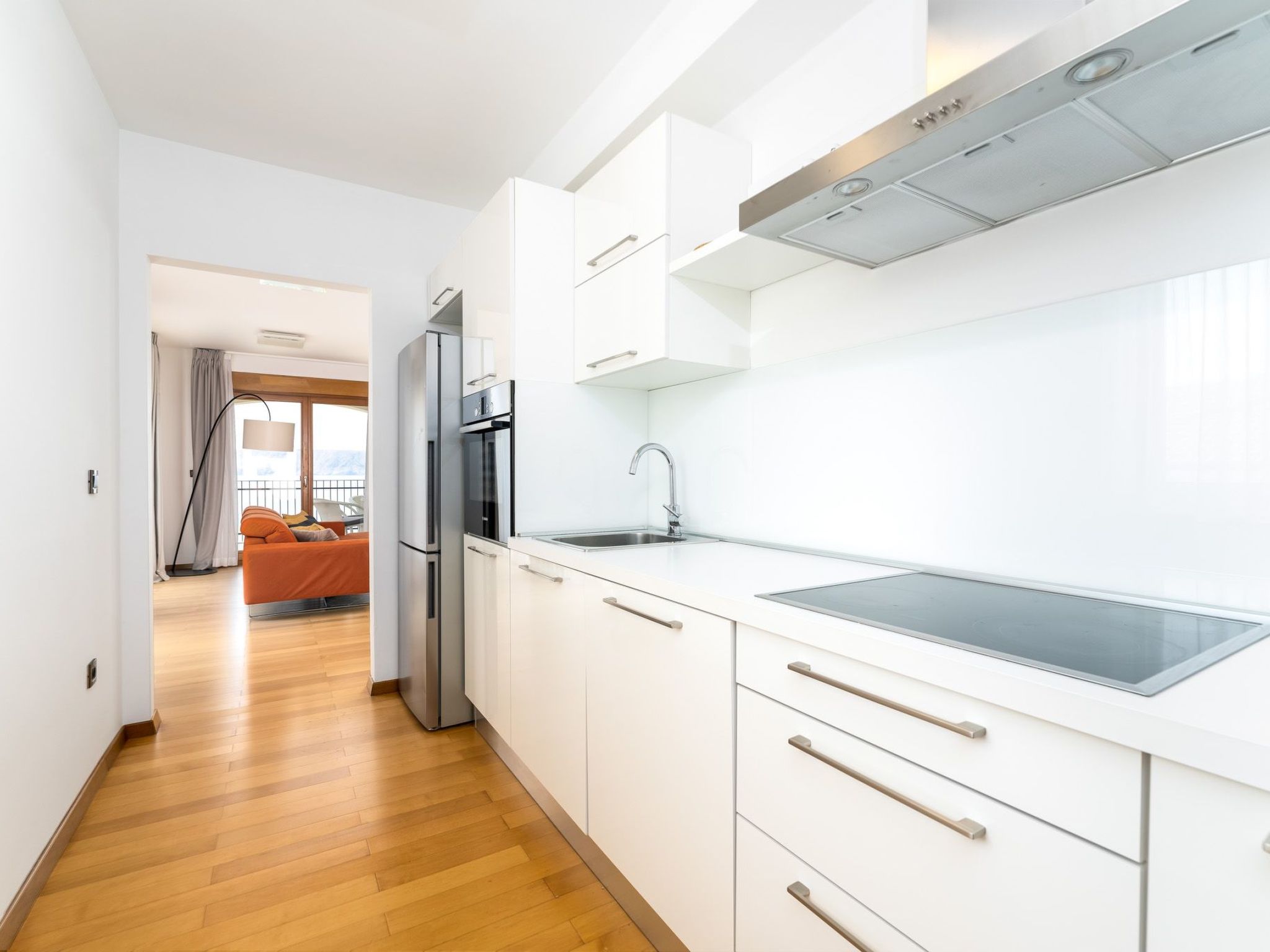 Wohnung "Zayml Povile" mit Blick auf das Wasser-Image-tags.info