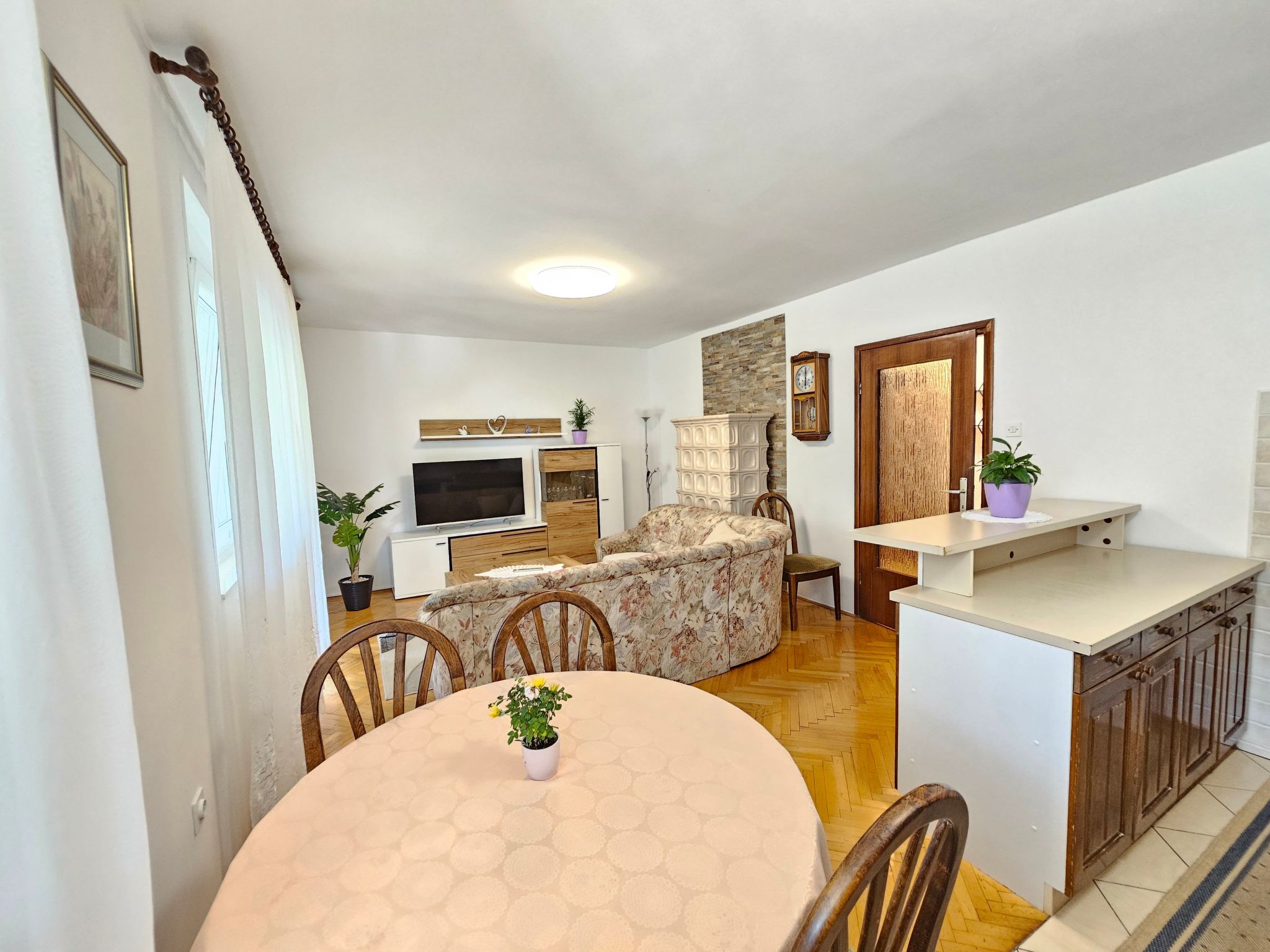 Wohnung für 6 Personen mit Terrasse-Drinnen