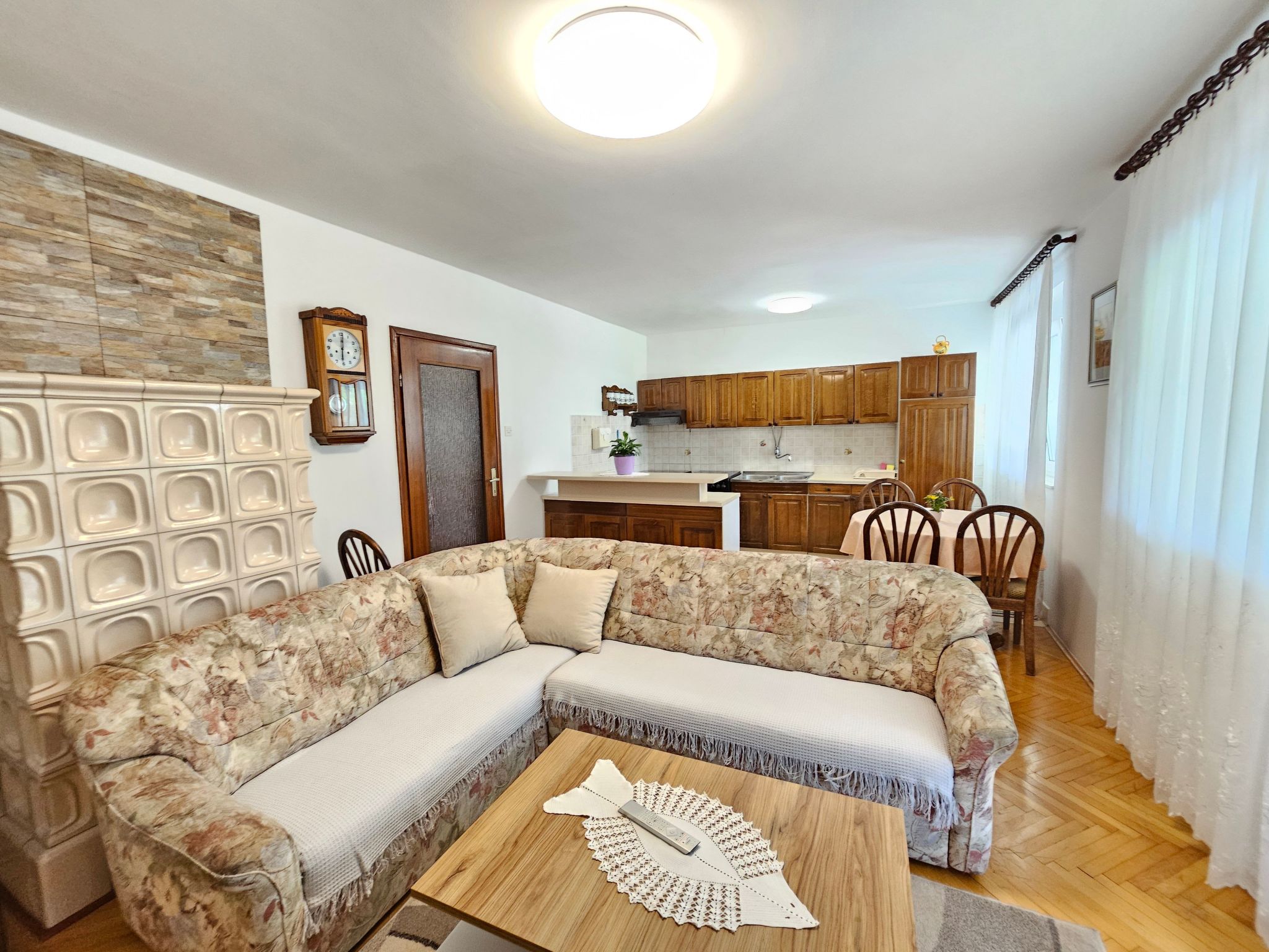 Wohnung für 6 Personen mit Terrasse-Drinnen