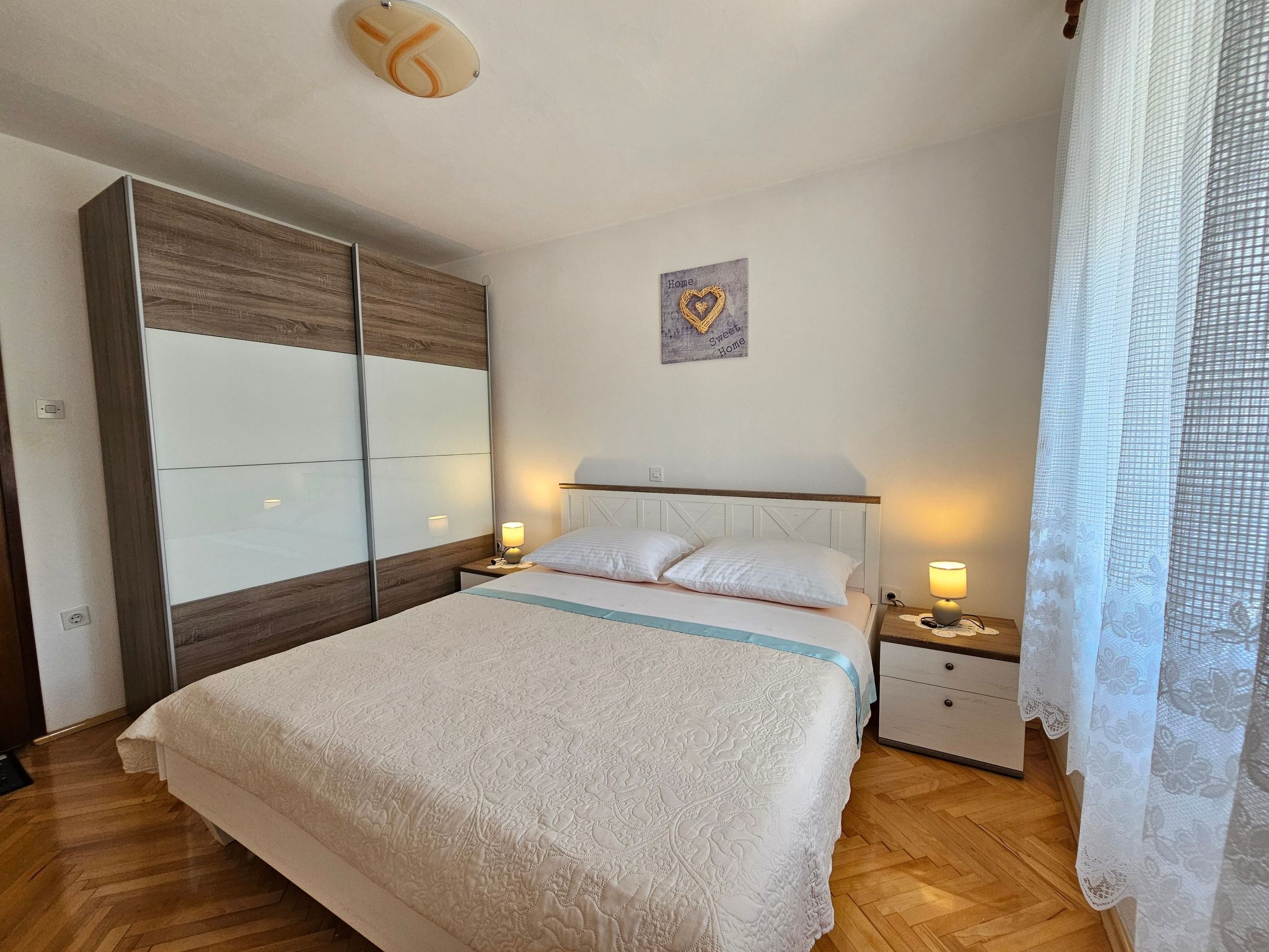 Wohnung für 6 Personen mit Terrasse-Drinnen