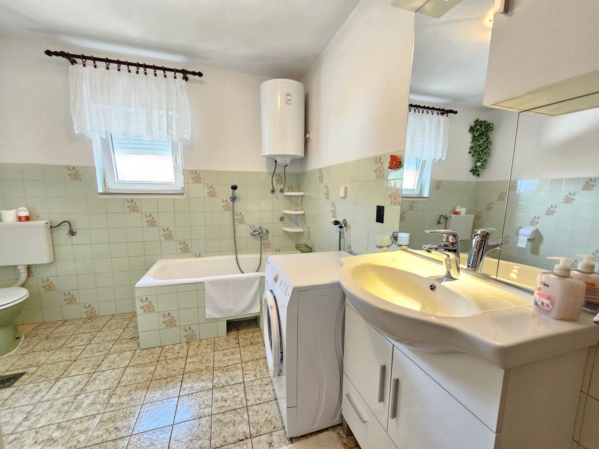 Wohnung für 6 Personen mit Terrasse-Drinnen