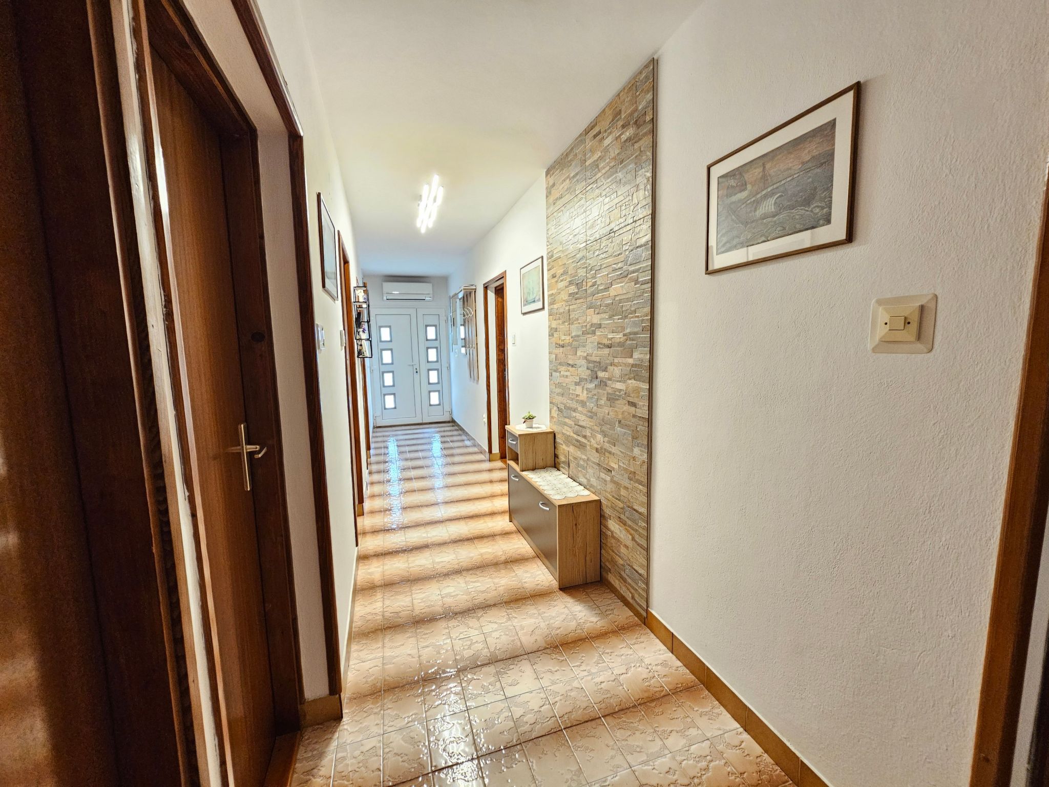 Wohnung für 6 Personen mit Terrasse-Drinnen