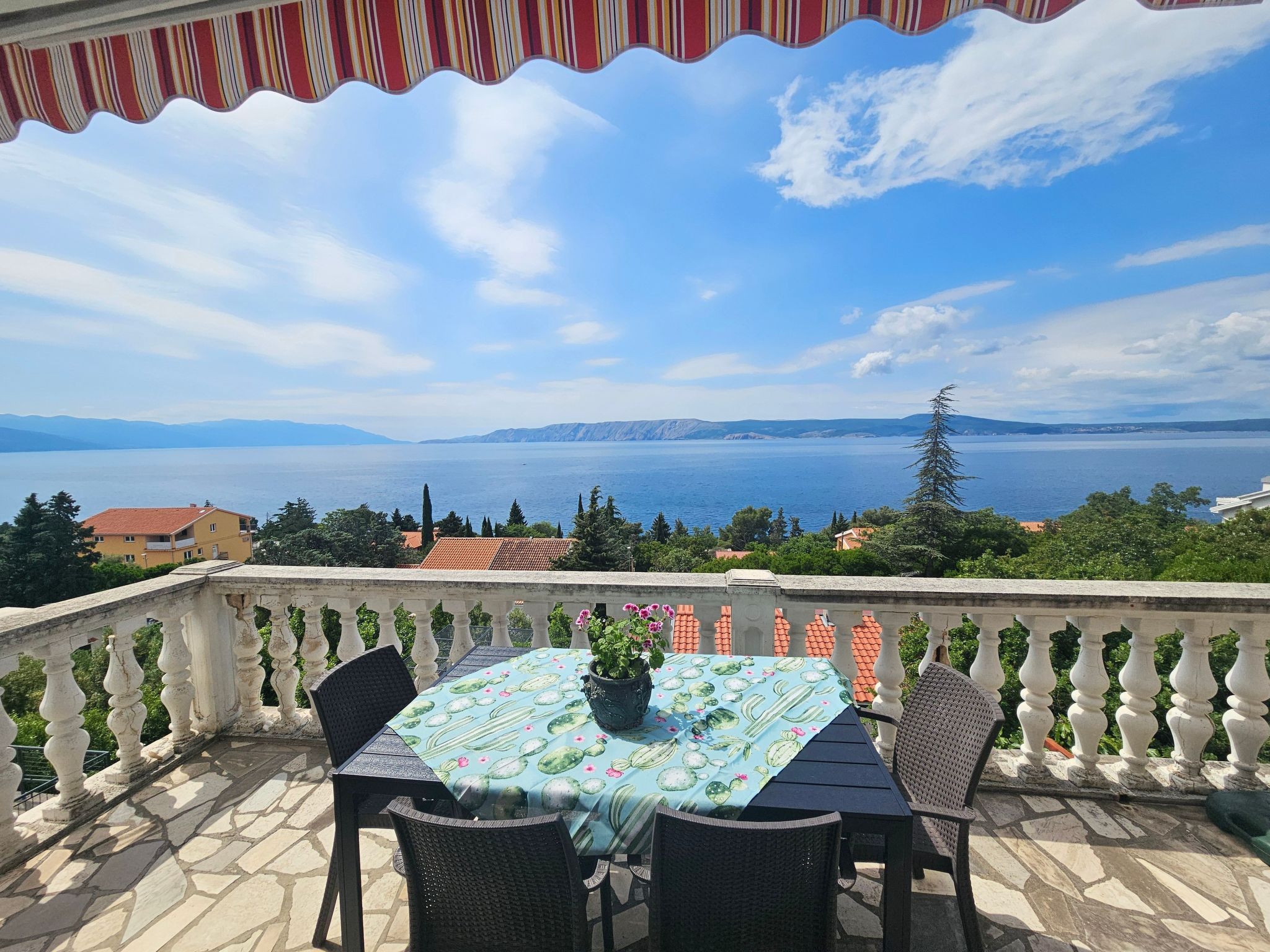 Wohnung mit Balkon mit Meerblick-Binnen