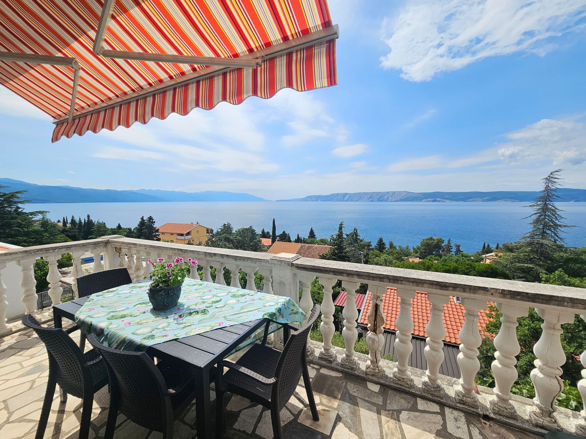 Wohnung mit Balkon mit Meerblick-Binnen