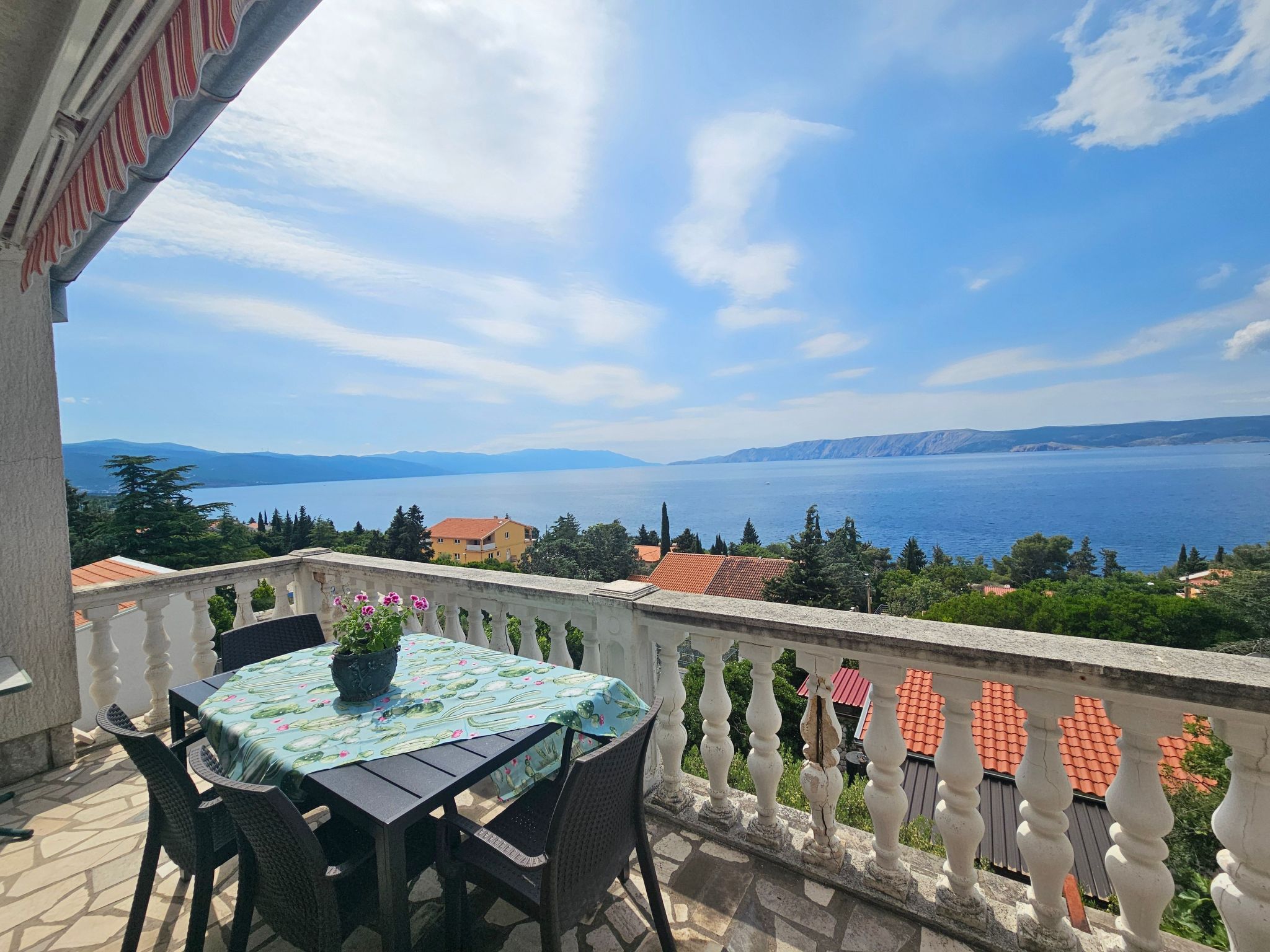 Wohnung mit Balkon mit Meerblick-Binnen