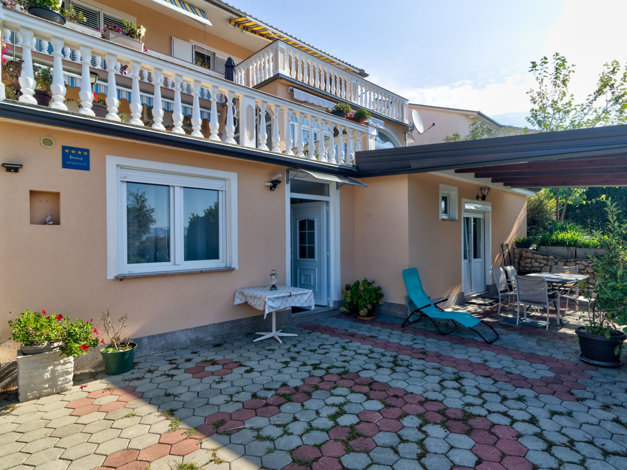 Wohnung mit Terrasse-Binnen