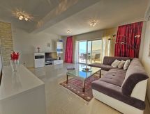 Modern appartement voor 6 met panoramisch zeezicht nabij strand - thumbnail 6