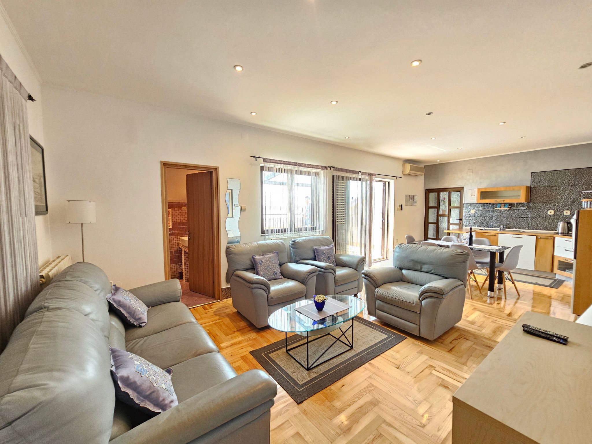 Wohnung mit Meerblick, 200m vom Strand entfernt-Binnen