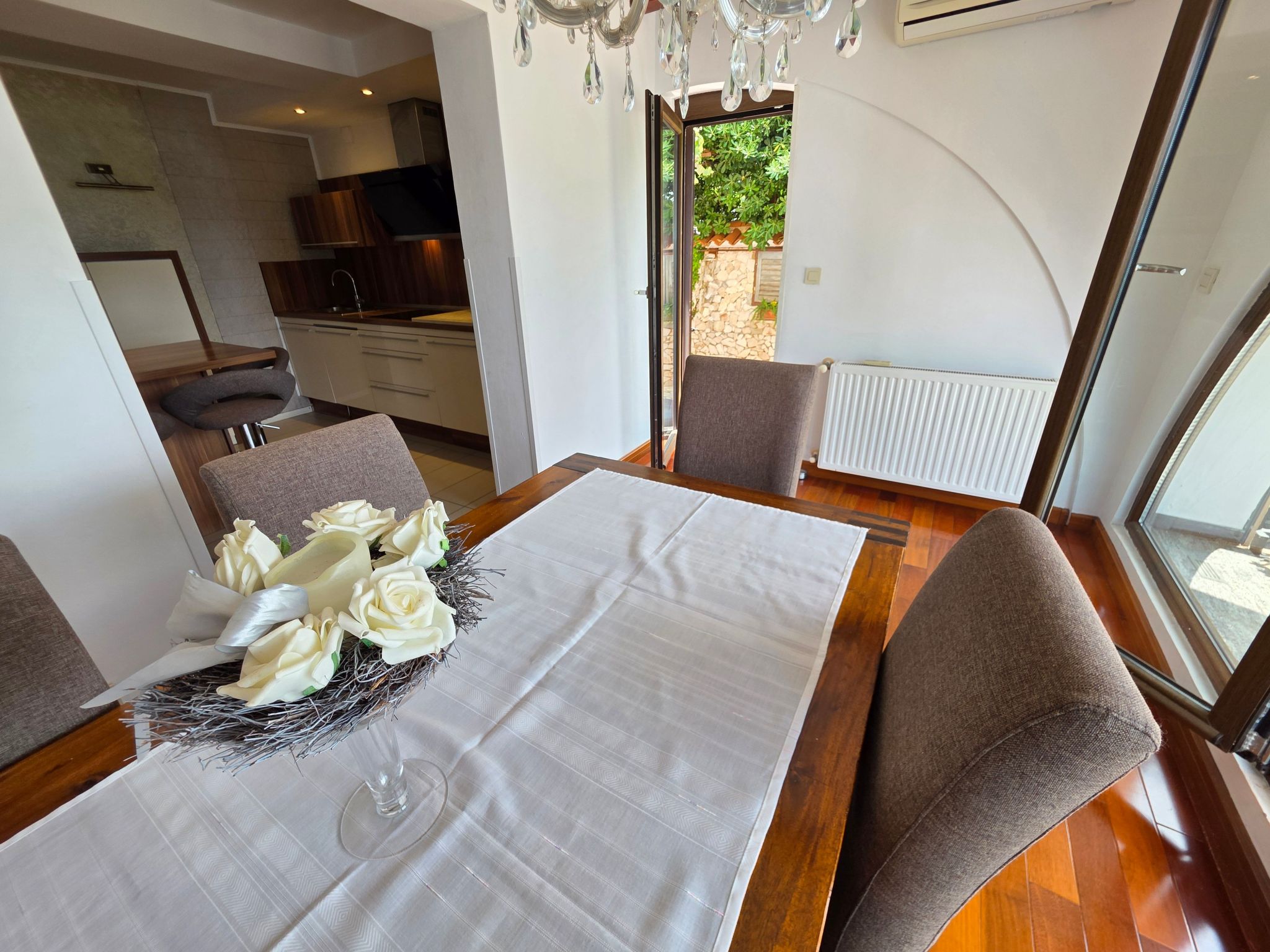 Wohnung mit Terrasse - Gemeinschaftspool-Binnen