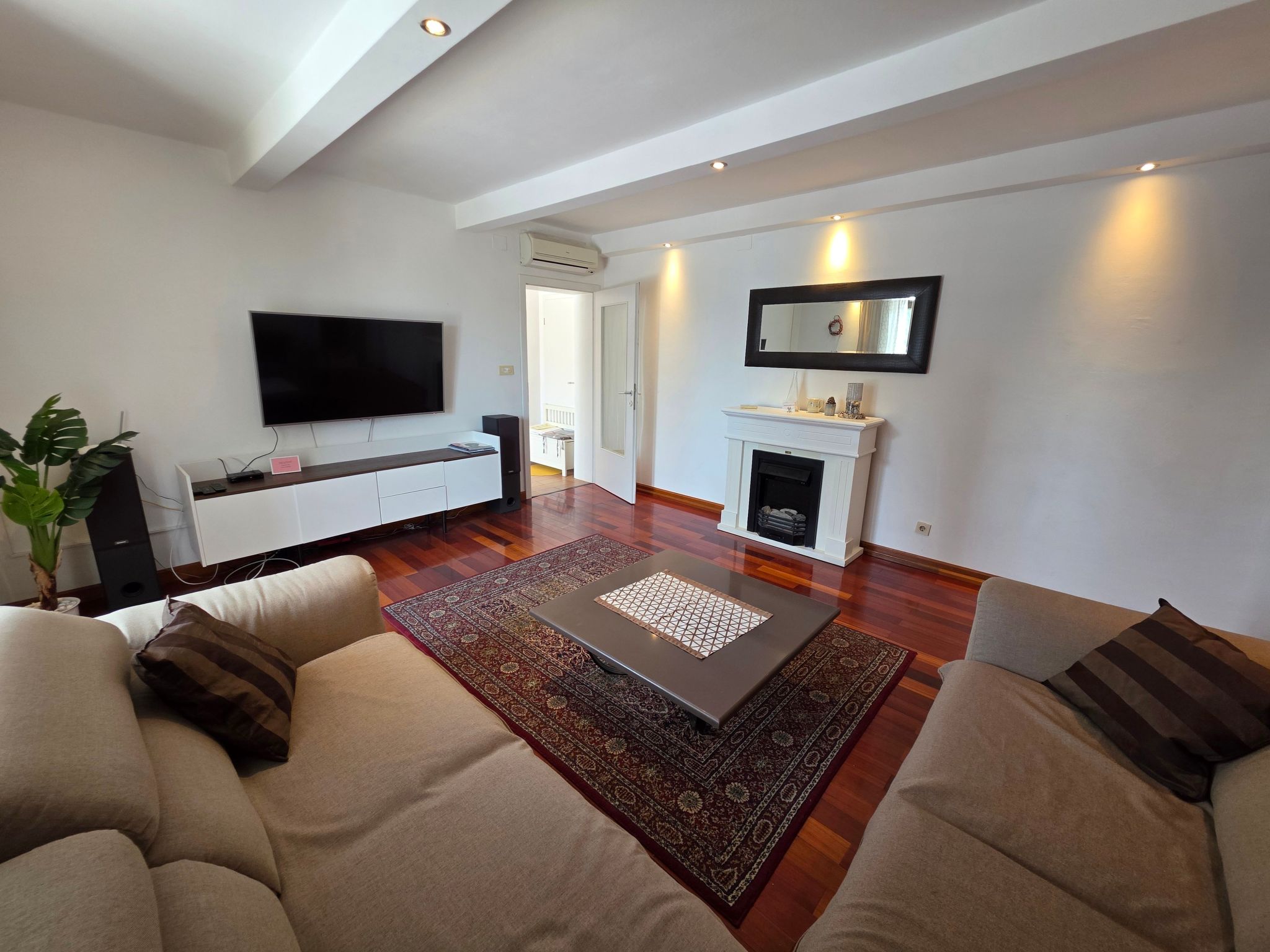 Wohnung mit Terrasse - Gemeinschaftspool-Binnen