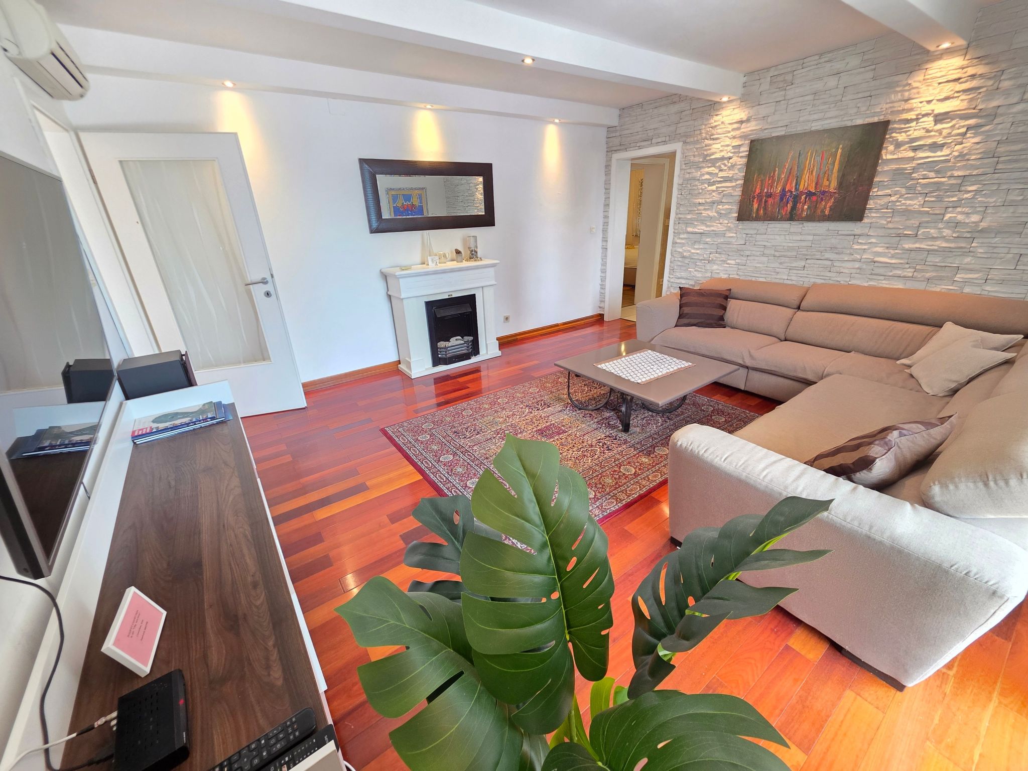 Wohnung mit Terrasse - Gemeinschaftspool-Binnen