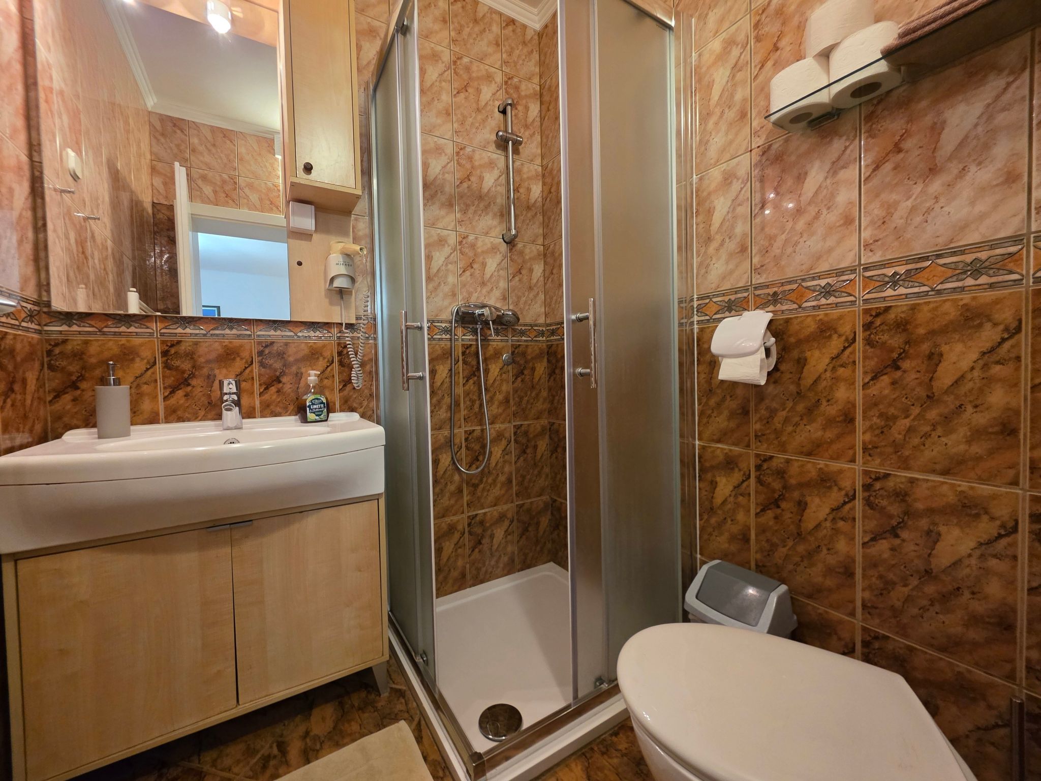 Wohnung mit Terrasse - Gemeinschaftspool-Binnen