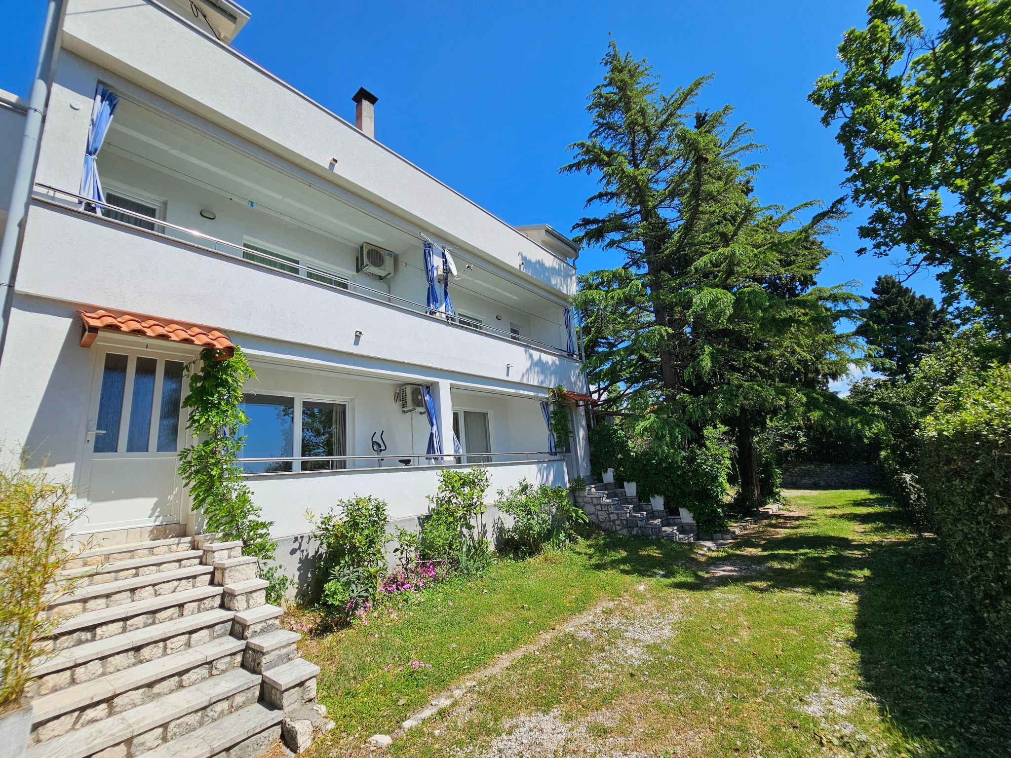 Appartement mit Balkon und Meerblick-Binnen