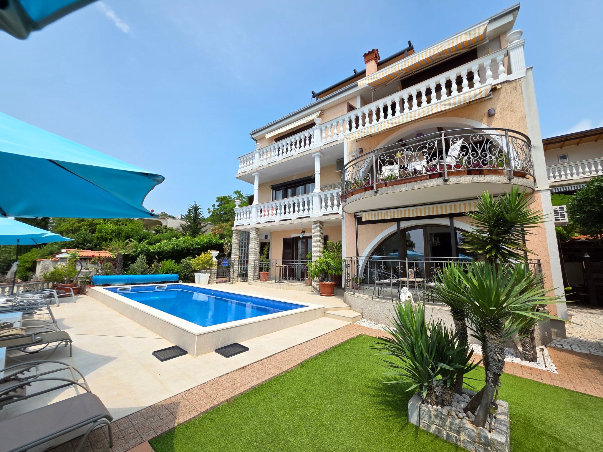 Vakantiehuis met zwembad in Novi Vinodolski (Kroatië) voor 3 personen