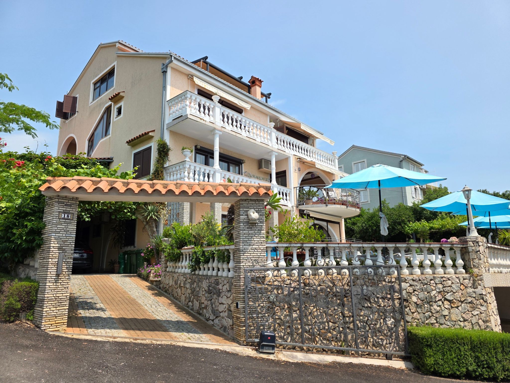 Appartement für 2-3 Personen mit Balkon und Gemeinschaftspool-Binnen