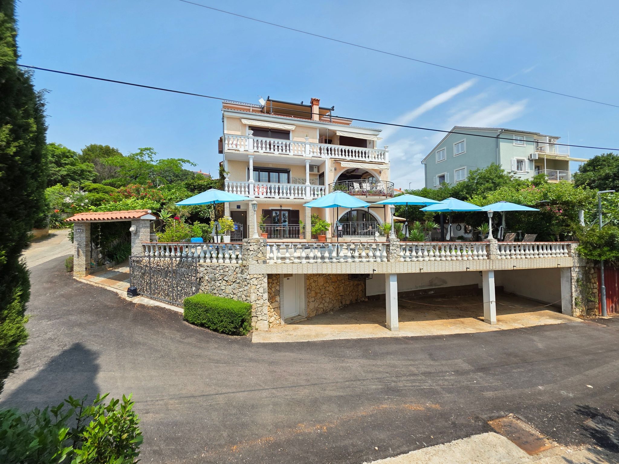 Appartement für 2-3 Personen mit Balkon und Gemeinschaftspool-Binnen