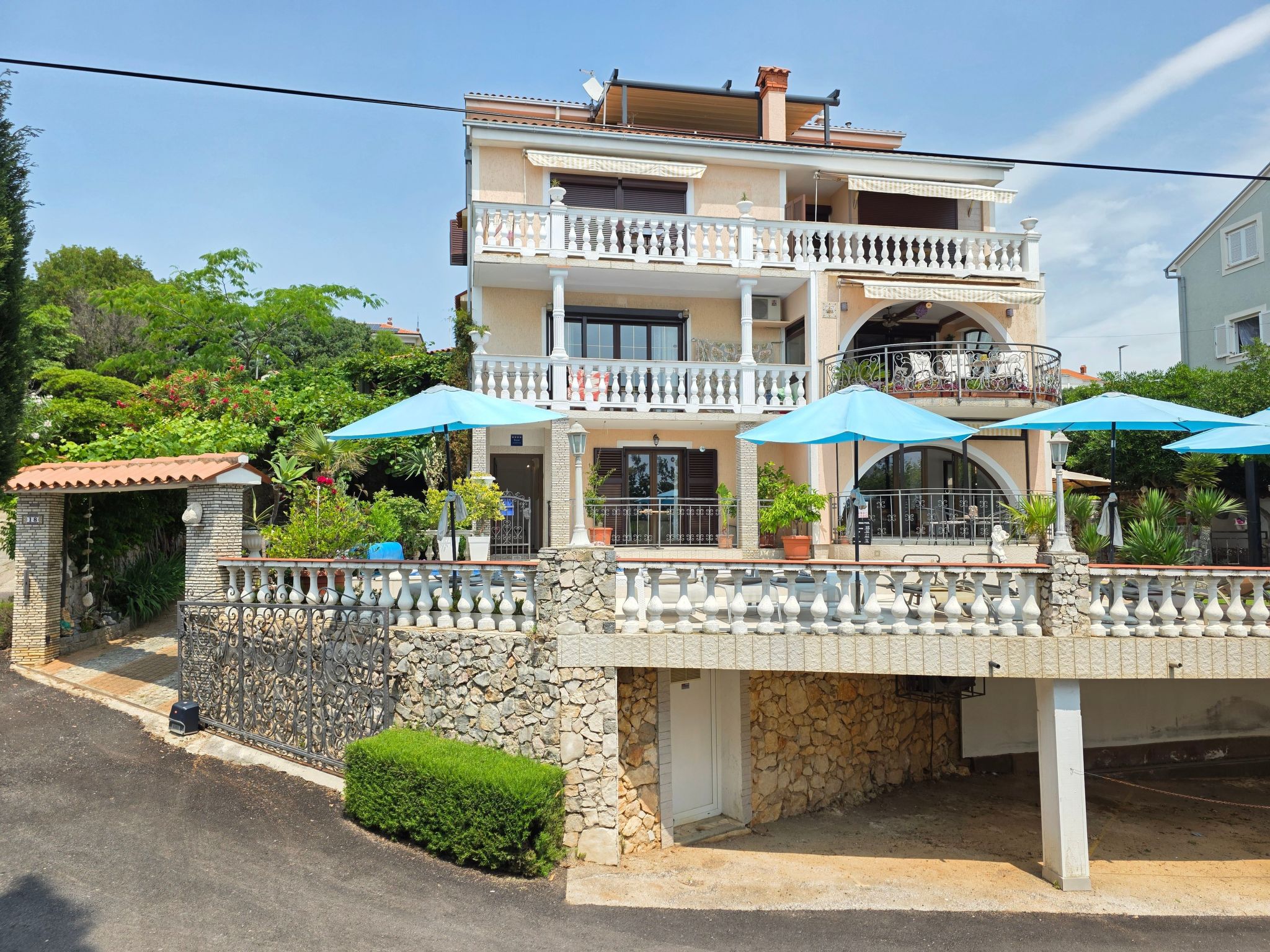 Appartement für 2-3 Personen mit Balkon und Gemeinschaftspool-Binnen