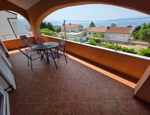 Knusse vrijstaande vakantiewoning met terras, op 250m van zee in Novi Vinodolski - thumbnail 5
