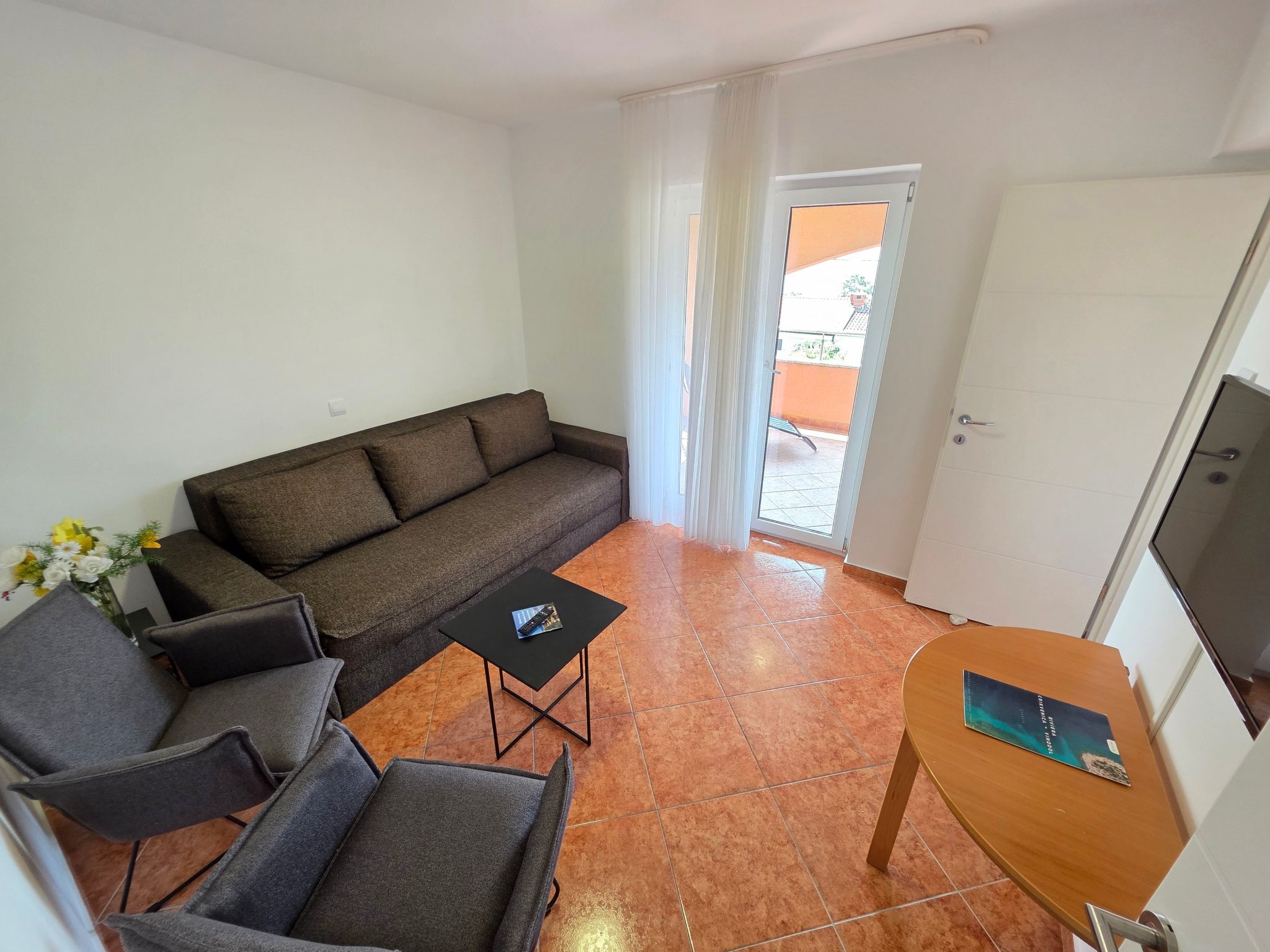 Wohnung für max. 5 Personen mit Terrasse-Dedans