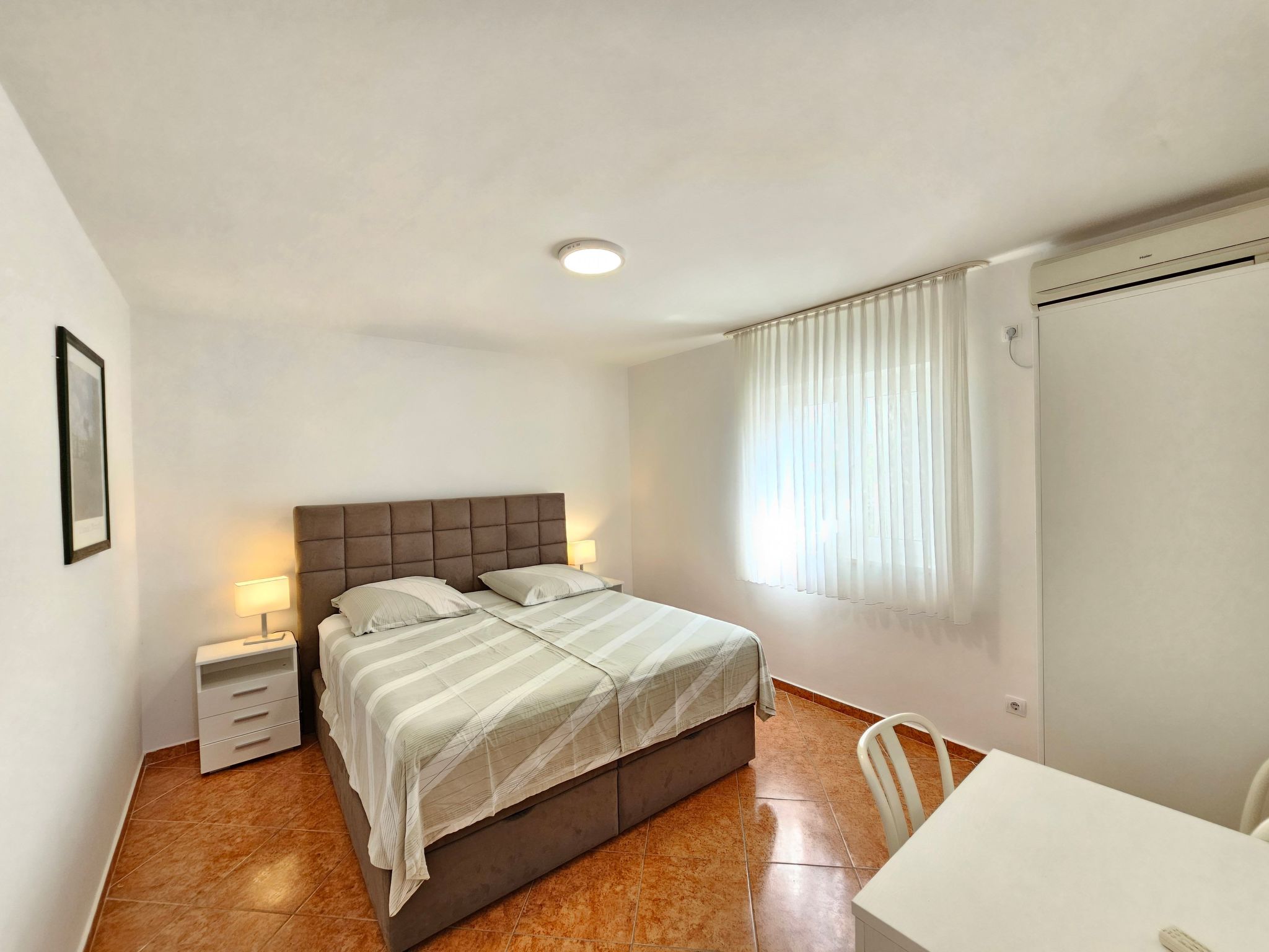 Wohnung für max. 5 Personen mit Terrasse-Dedans