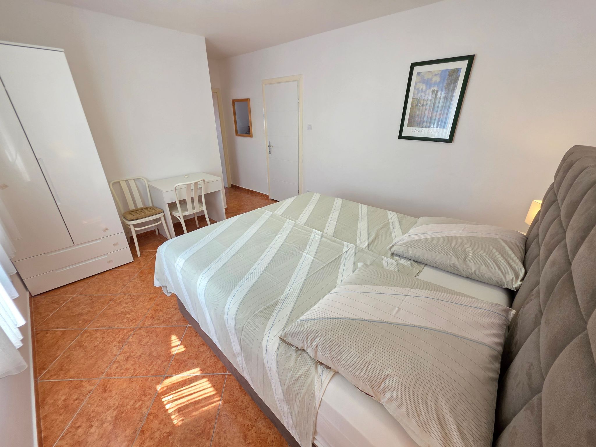 Wohnung für max. 5 Personen mit Terrasse-Dedans