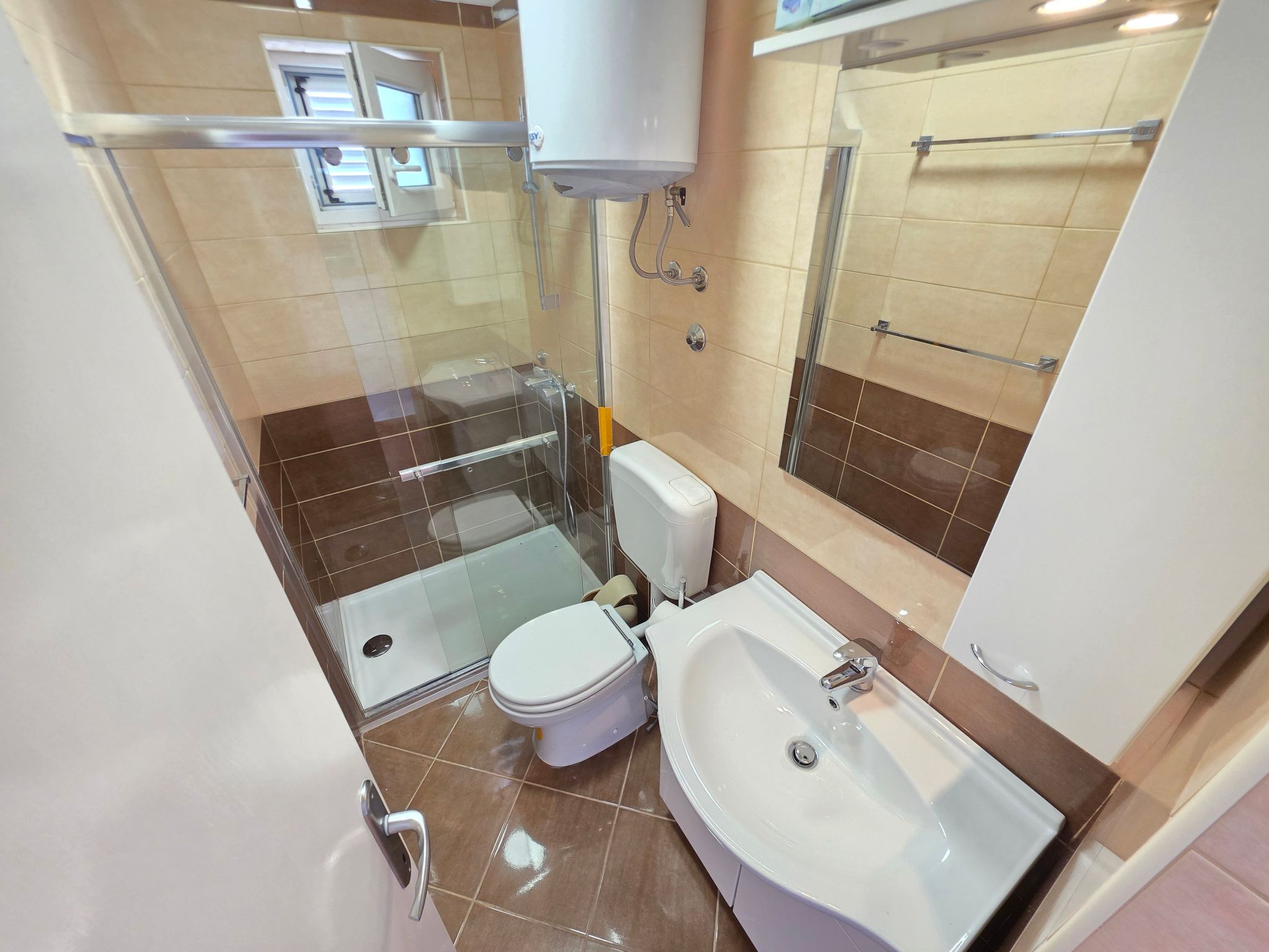 Wohnung für max. 5 Personen mit Terrasse-Dedans