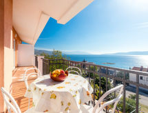 Valentina: Modern appartement aan zee in Novi Vinodolski, 500m van strand - thumbnail 1