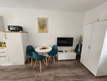 Op 500 m van zee: Compact appartement in centrum Novi Vinodolski - thumbnail 5
