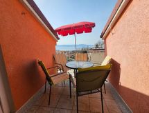 Appartement mit Balkon und Meerblick
