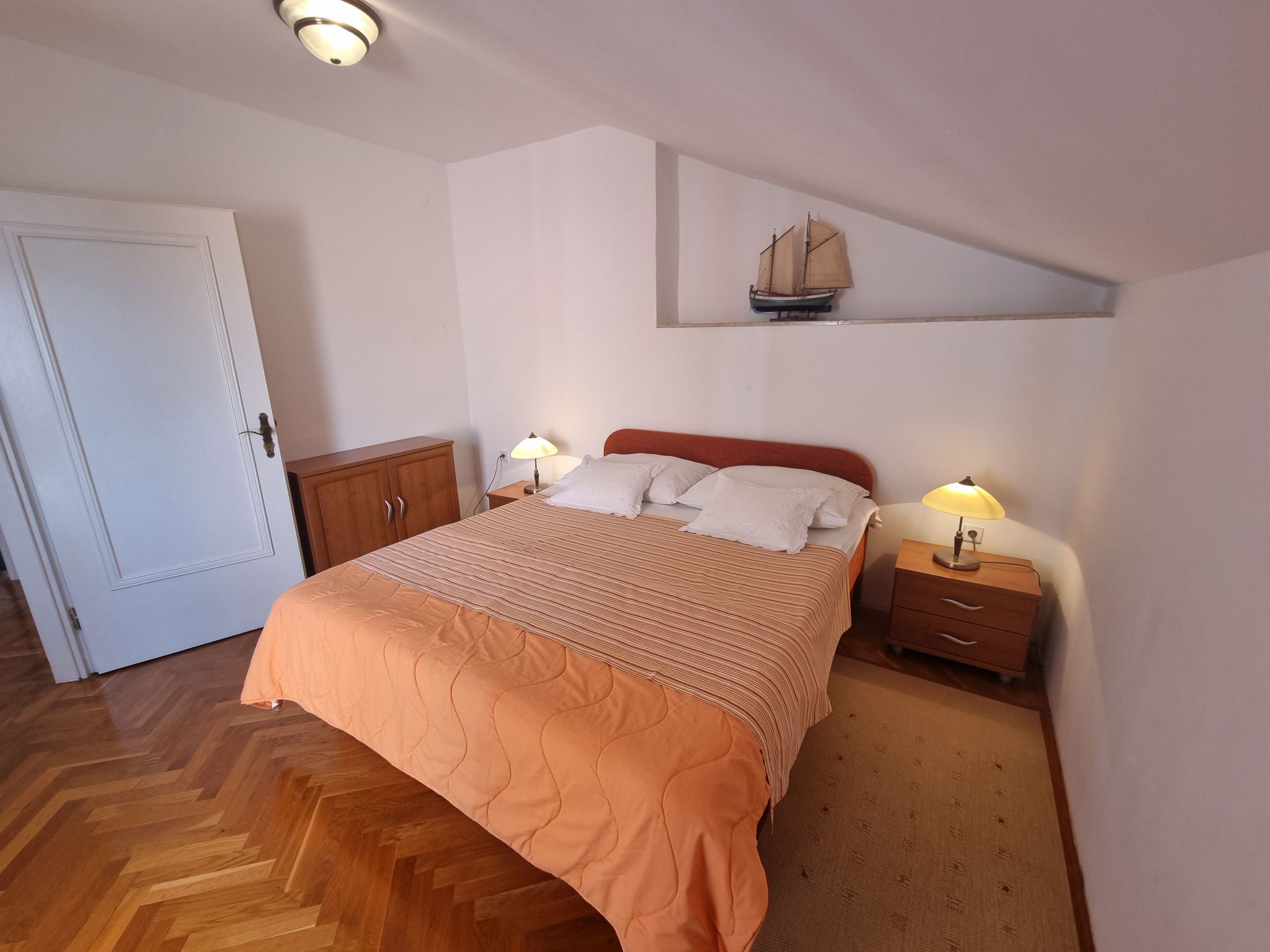 Appartement mit Balkon und Meerblick-Dedans