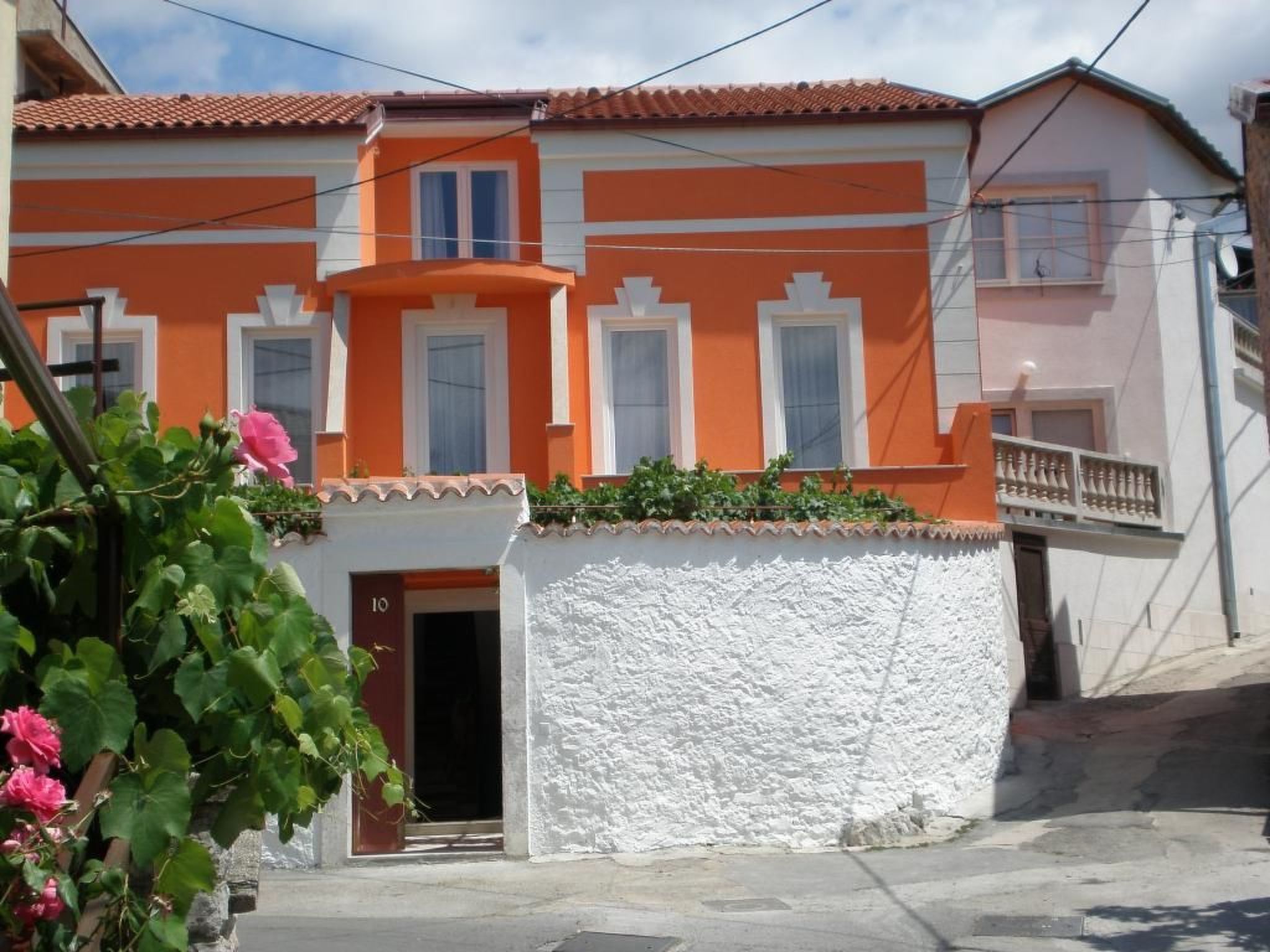 Appartement mit Balkon und Meerblick-Dedans