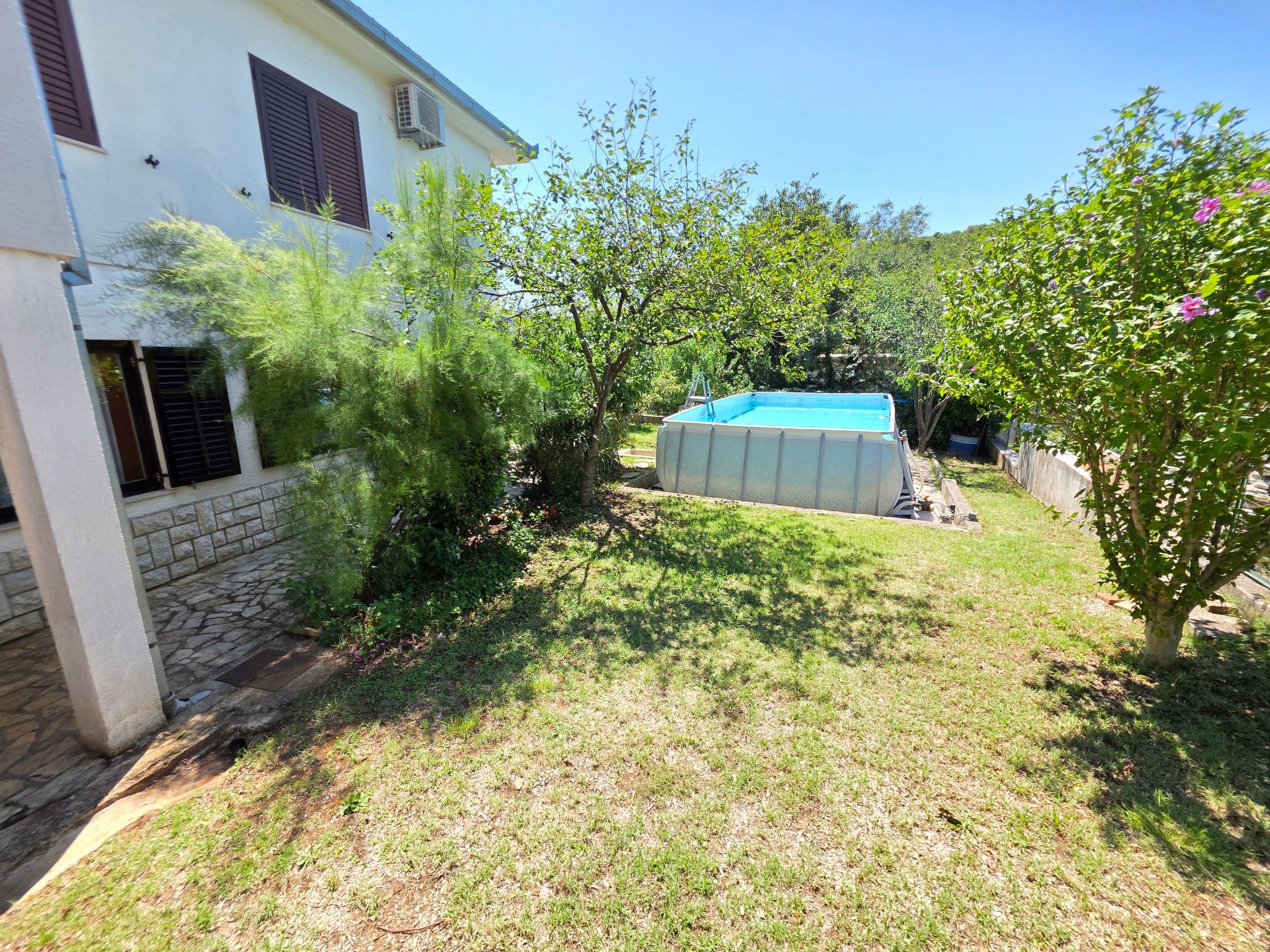 In Novi Vinodolski mit Grill, Garten und Terrasse-Drinnen