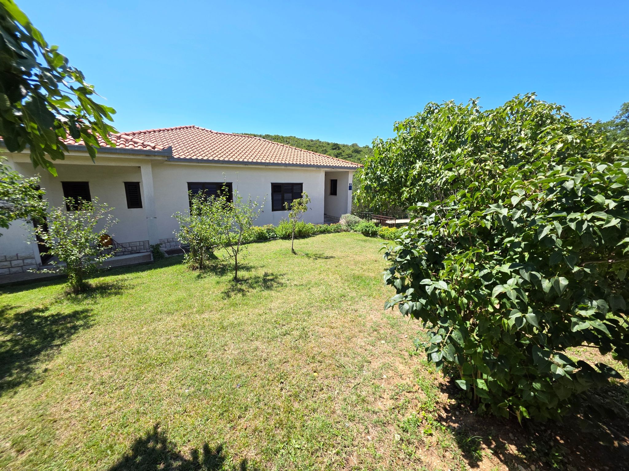 In Novi Vinodolski mit Grill, Garten und Terrasse-Drinnen