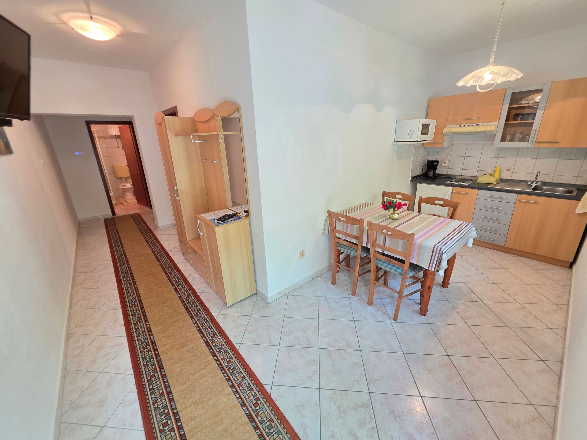 In Novi Vinodolski mit Grill, Garten und Terrasse-Drinnen