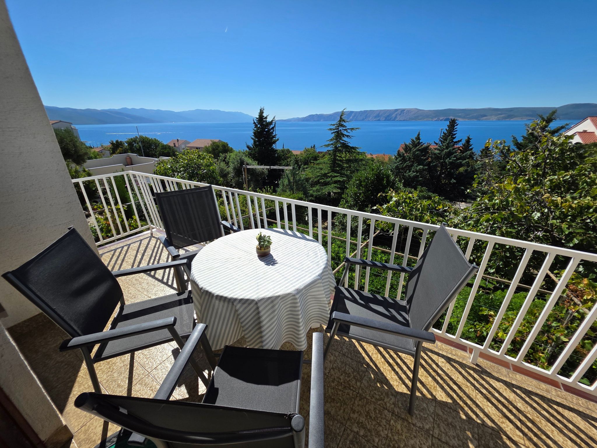 Wohnung mit Terrasse-Binnen