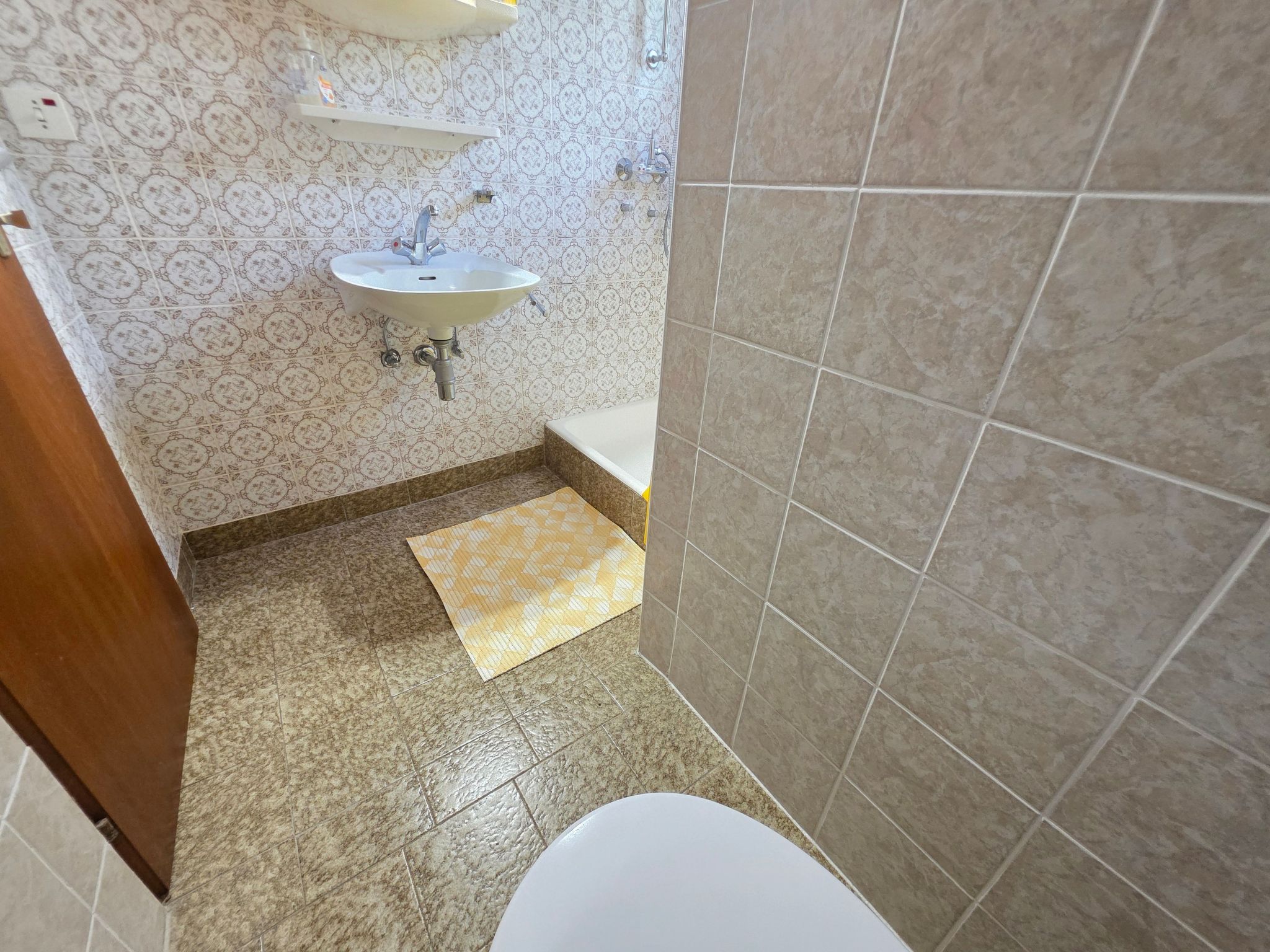 Wohnung mit Terrasse-Binnen