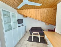 Sfeervol vrijstaand huis met balkon, op 150 meter van het strand in Novi Vinodolski - thumbnail 6
