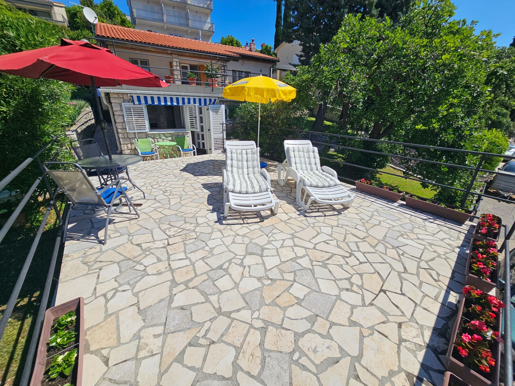 Wohnung mit Terrasse, Grill, Parkplatz-Binnen