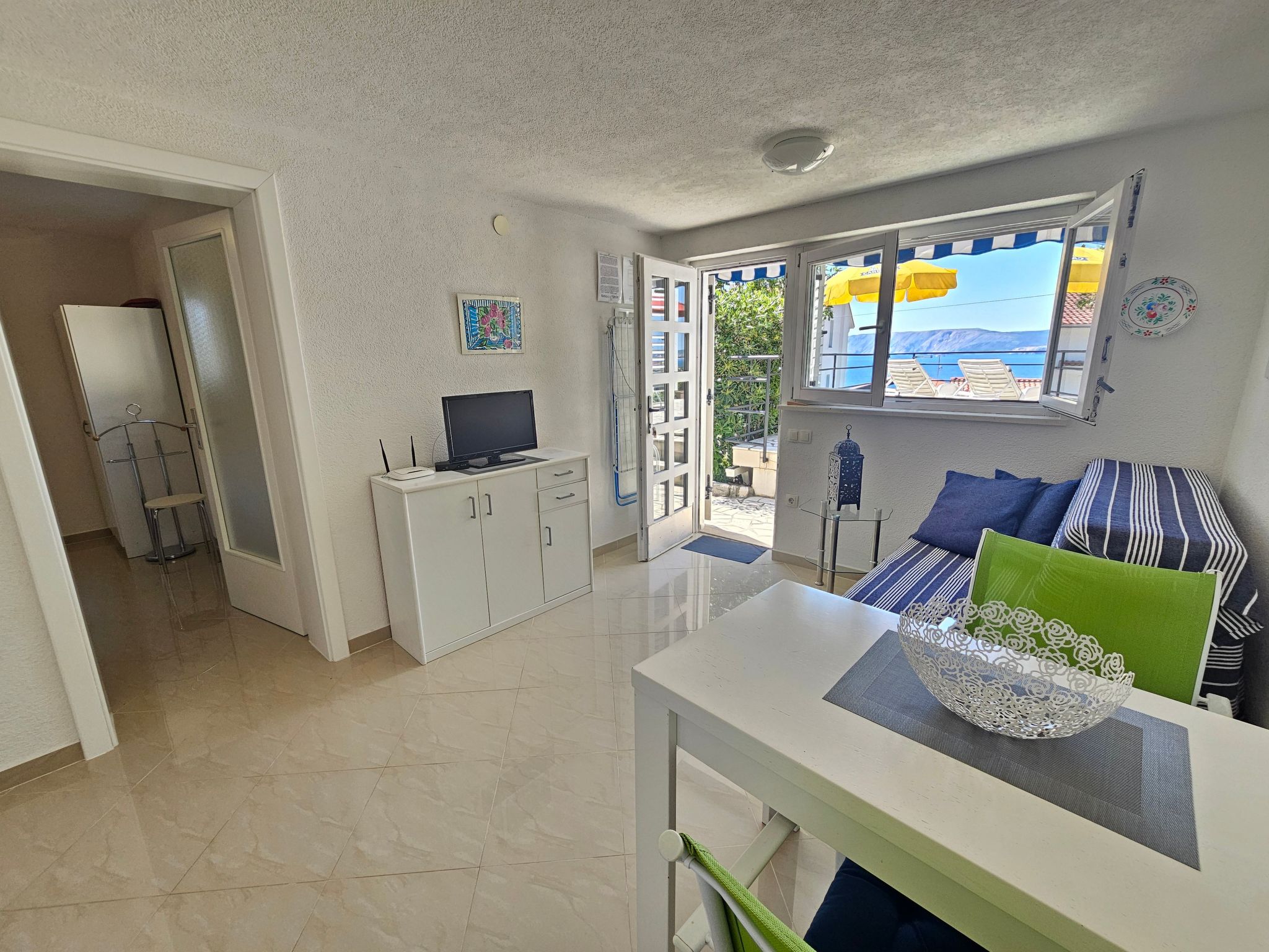 Wohnung mit Terrasse, Grill, Parkplatz-Binnen