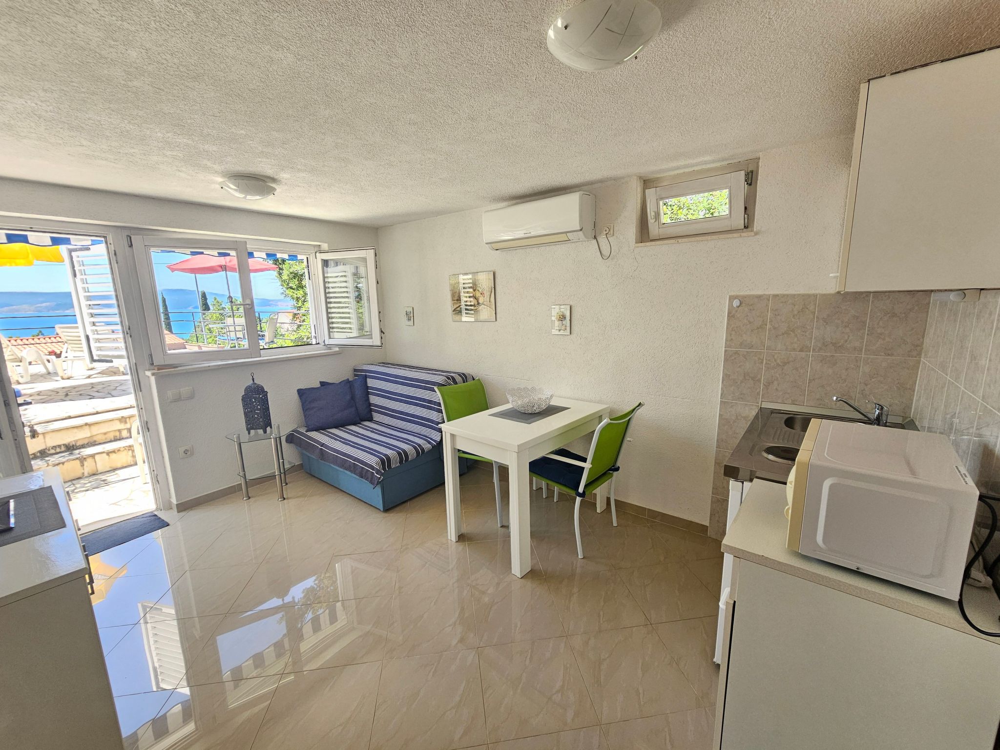 Wohnung mit Terrasse, Grill, Parkplatz-Binnen