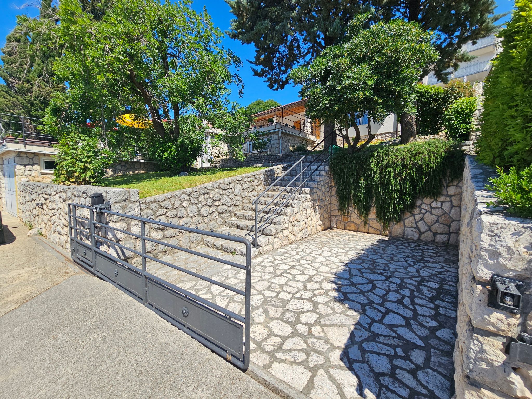 Wohnung mit Terrasse, Grill, Parkplatz-Binnen