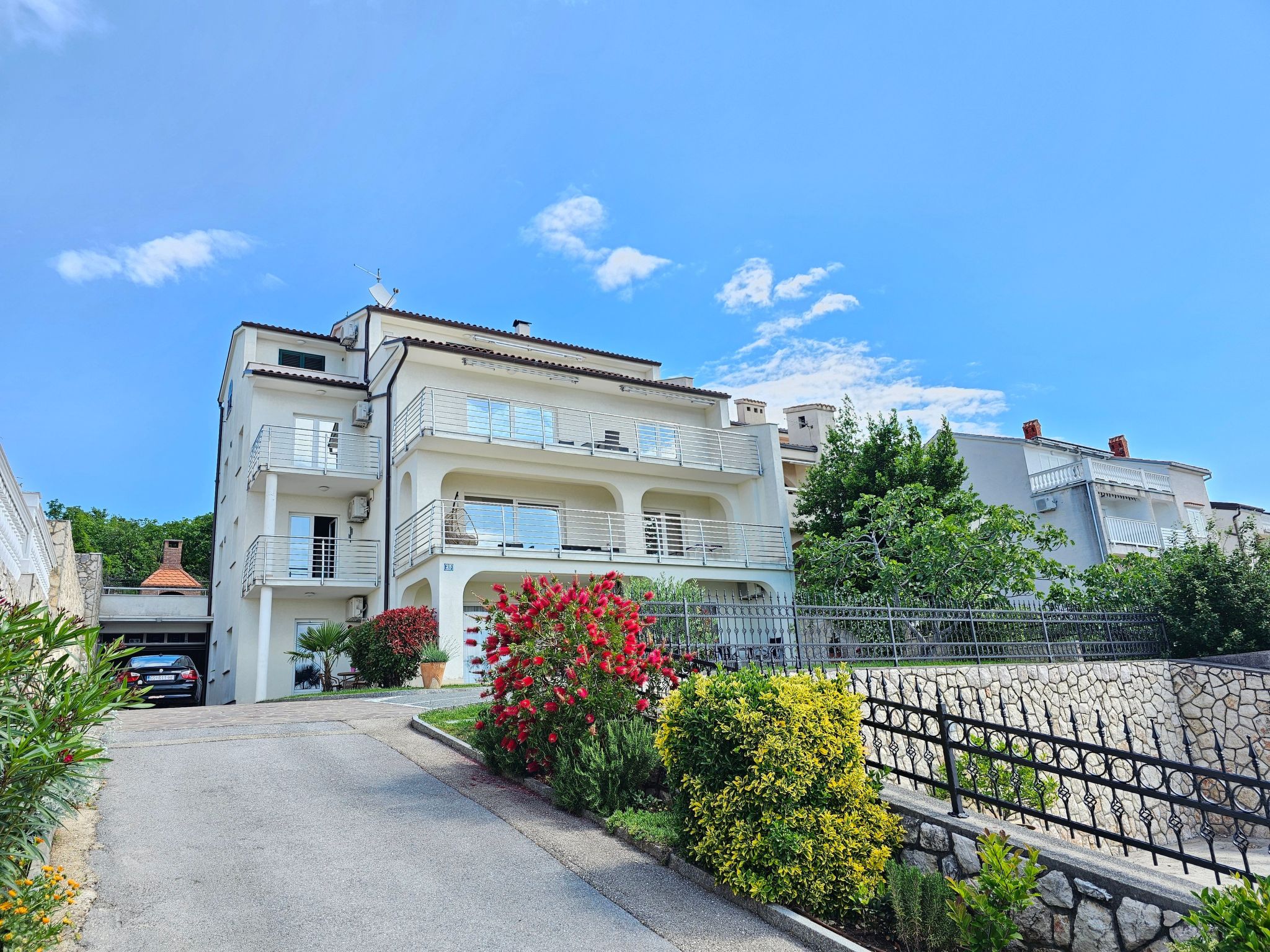Welcome to your peaceful retreat in Novi Vinodolski, just a leisurely walk away from the pristine waters of the sea and beach. This inviting apartment, designed to accommodate up to 3 guests, offers t..