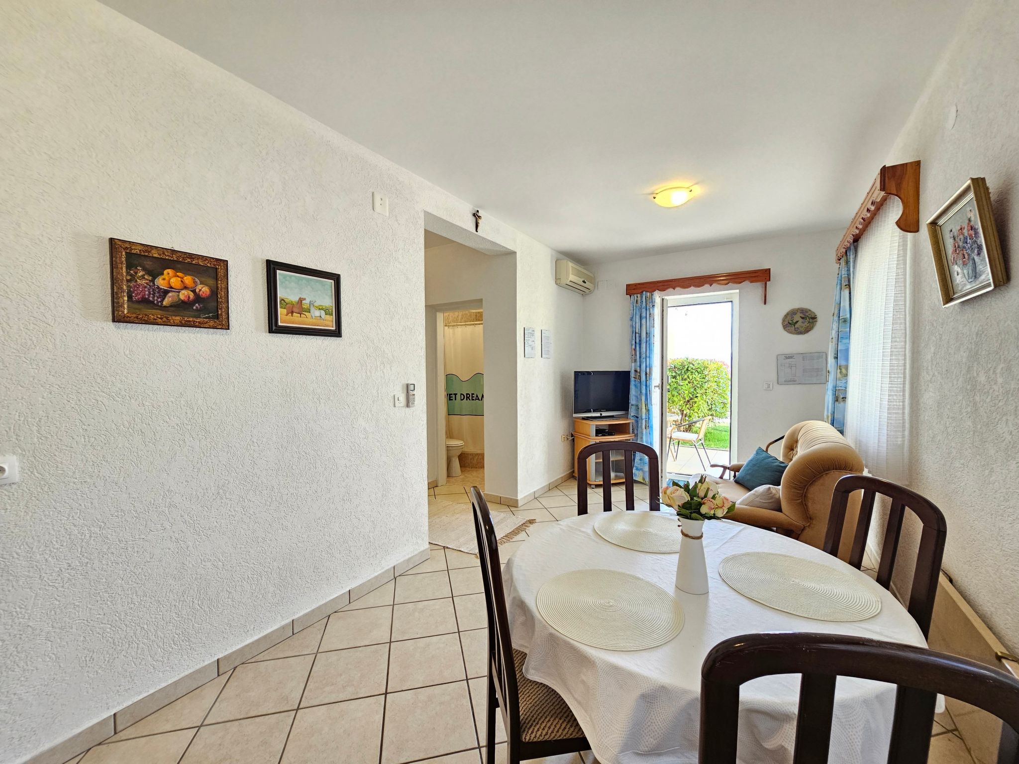 Wohnung für 3 Personen mit Terrasse-Drinnen