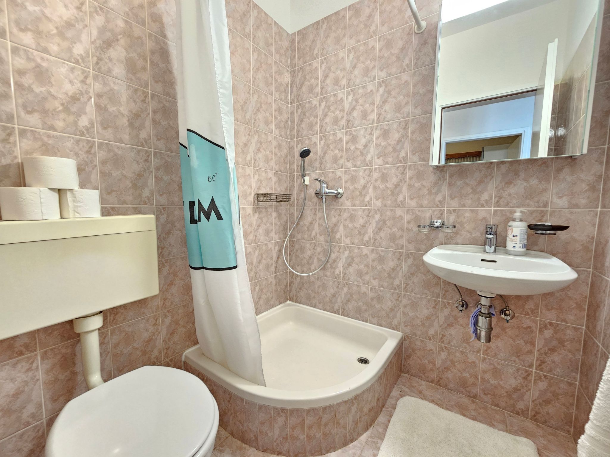 Wohnung für 3 Personen mit Terrasse-Drinnen