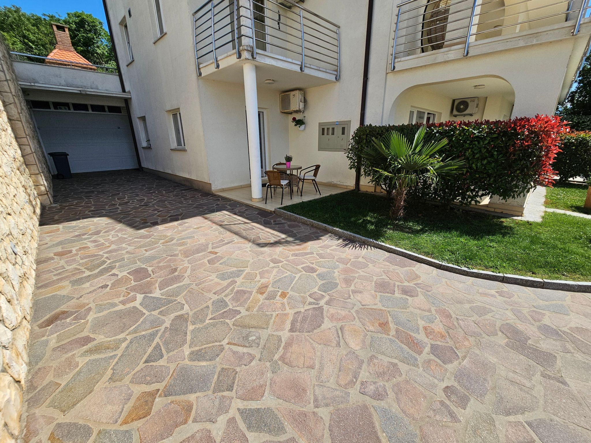 Wohnung für 3 Personen mit Terrasse-Drinnen