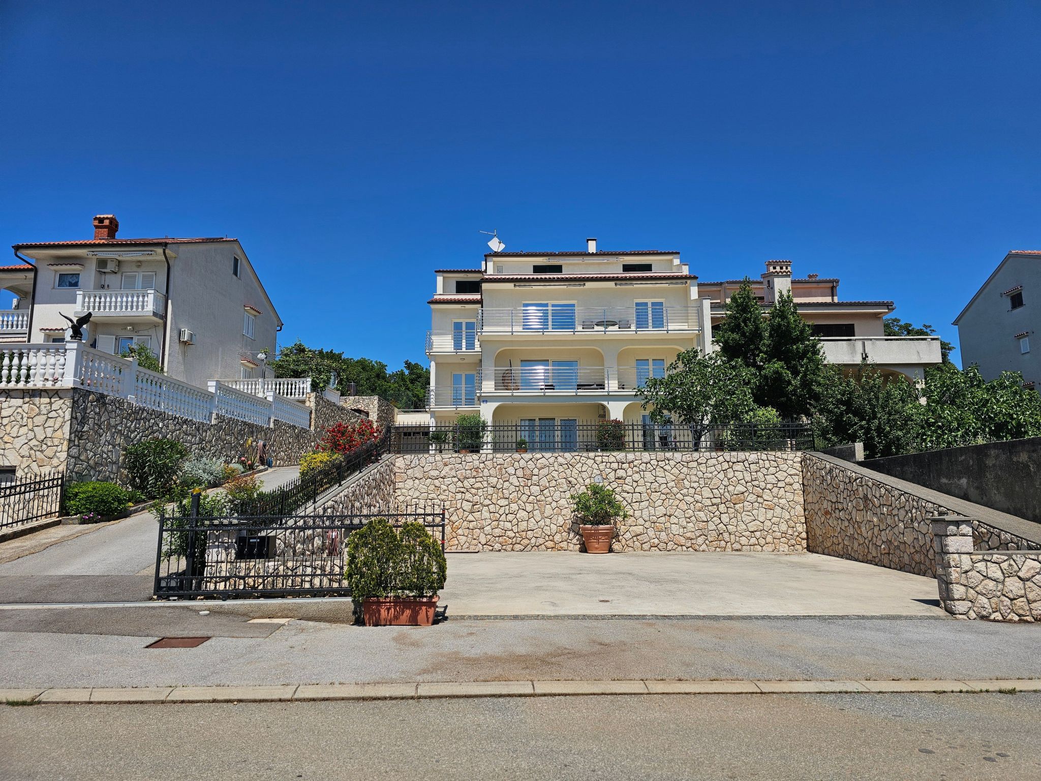 Wohnung für 3 Personen mit Terrasse-Drinnen