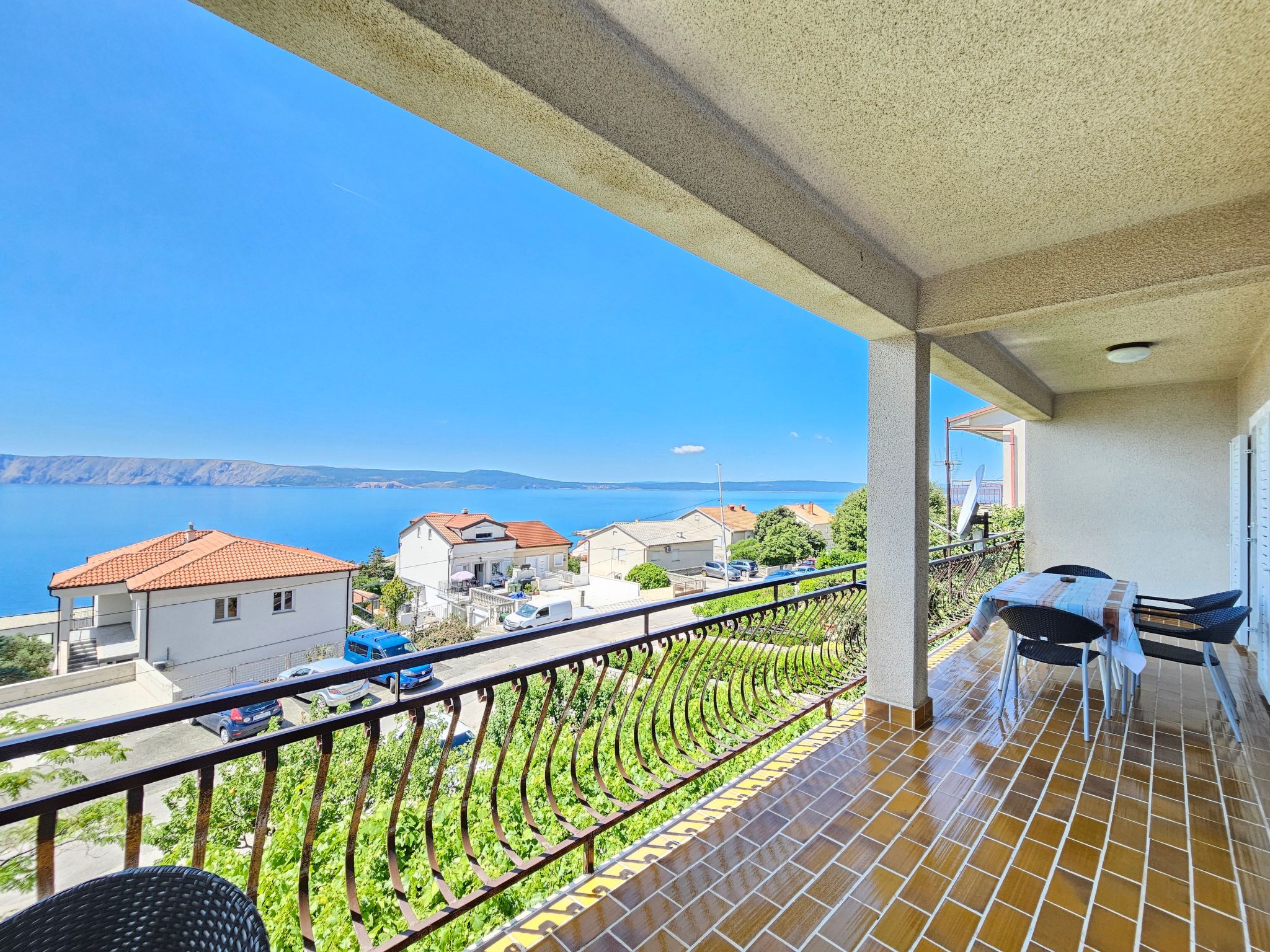 Wohnung für 7 Personen mit Terrasse und Meerblick-Binnen